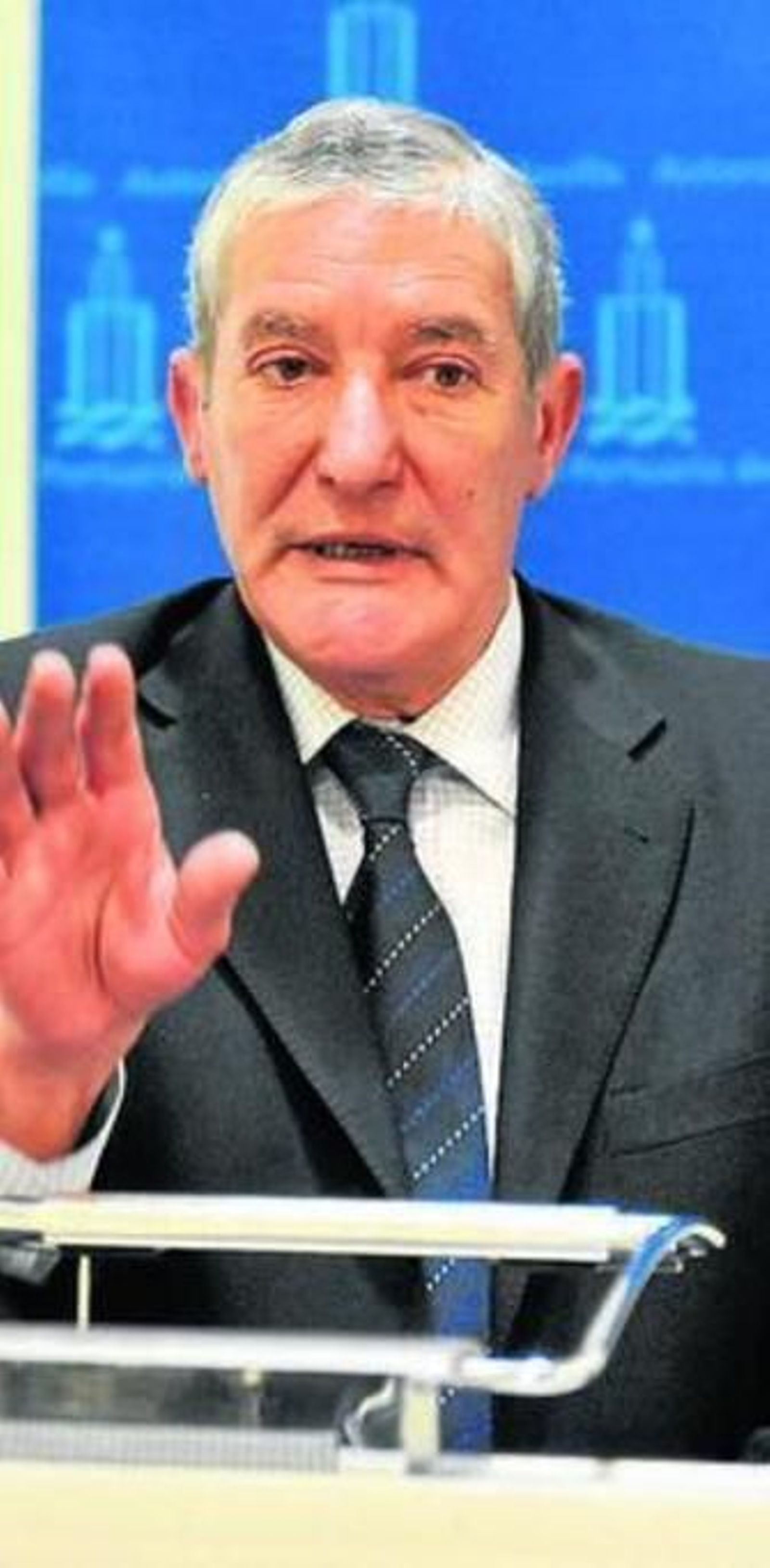 M. Fernández, presidente del Puerto.