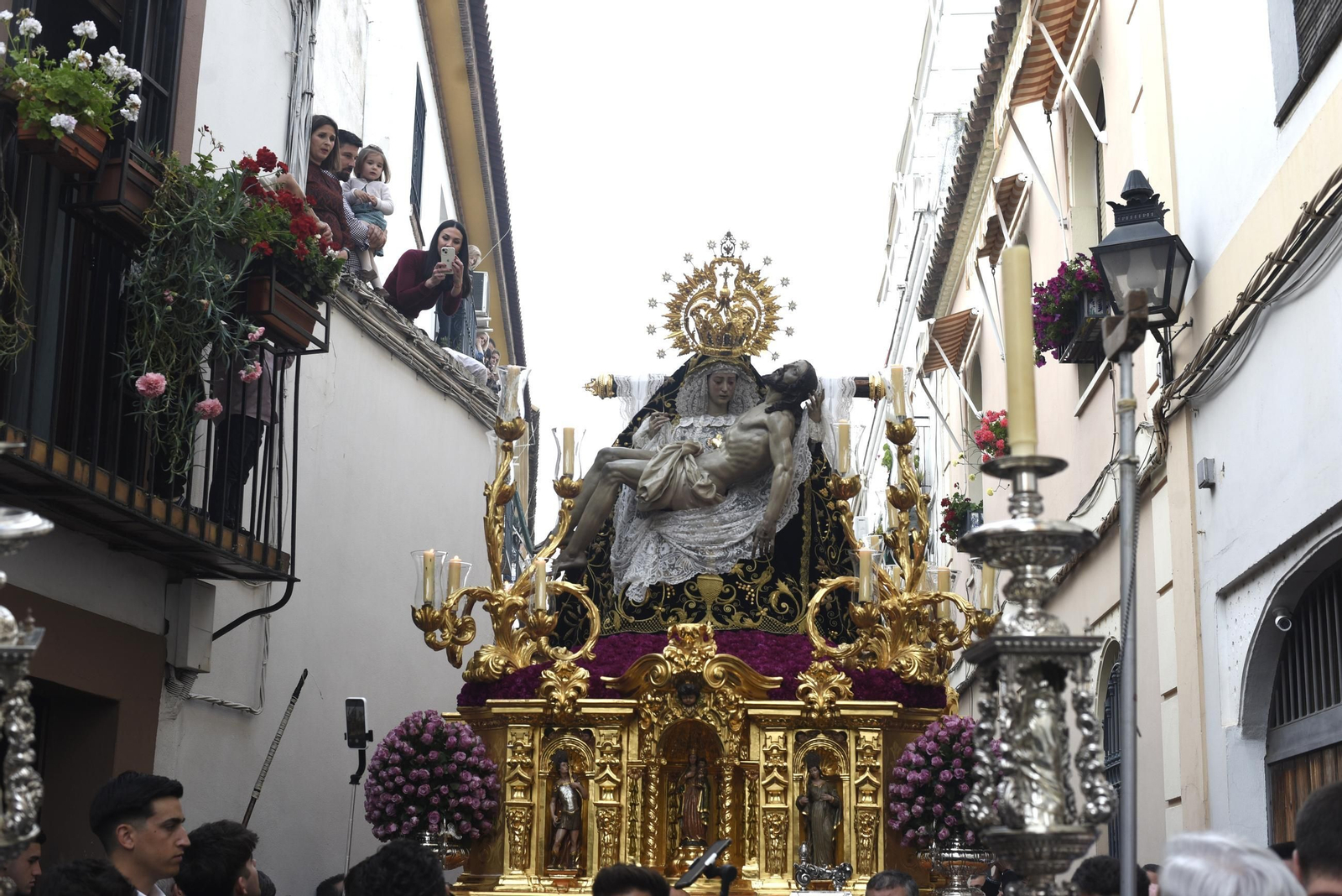 La procesión de las Angustias en este Jueves Santo de Córdoba, en imágenes