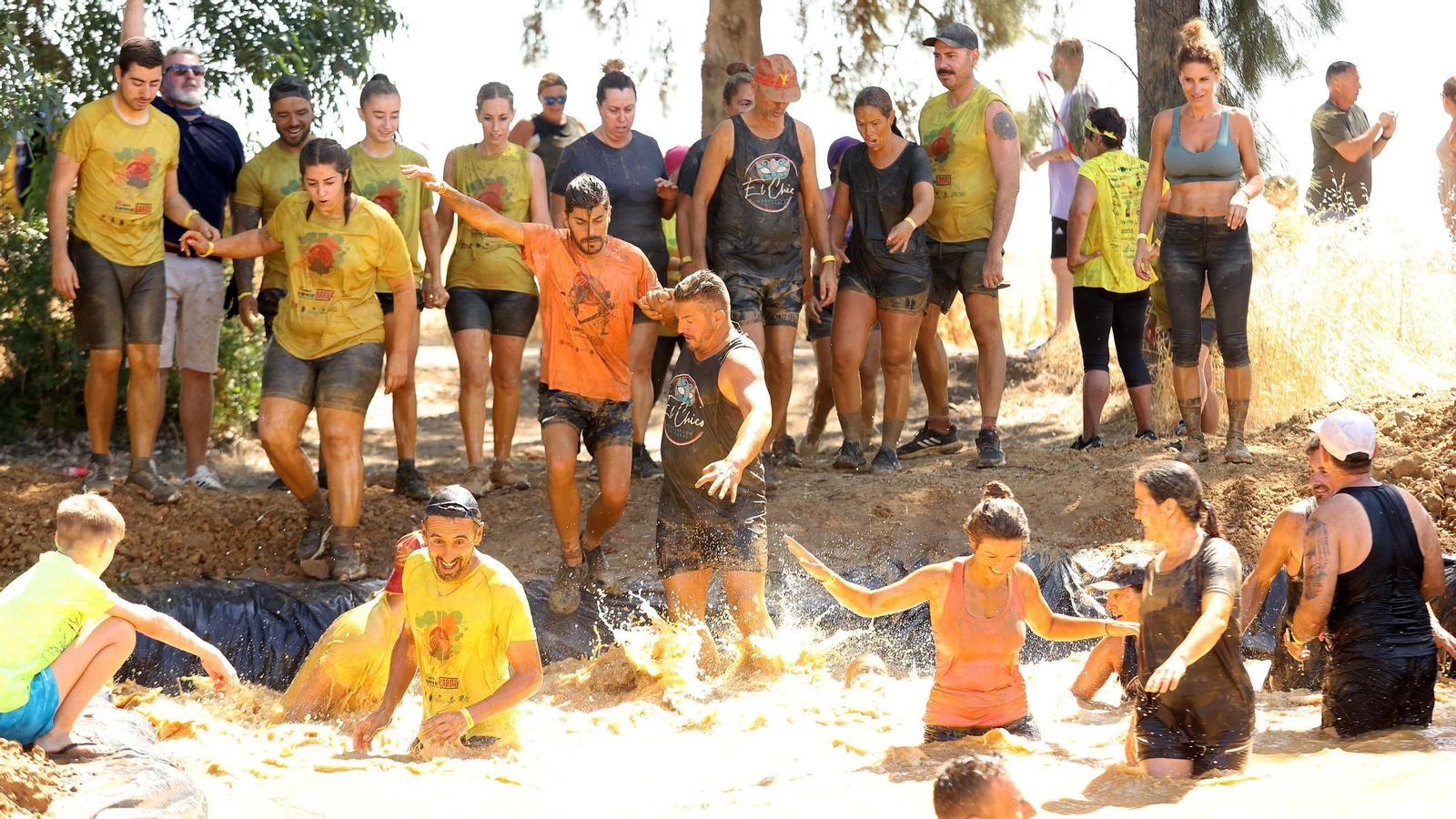 Búscate en la VII Carrera del Barro en La Barca