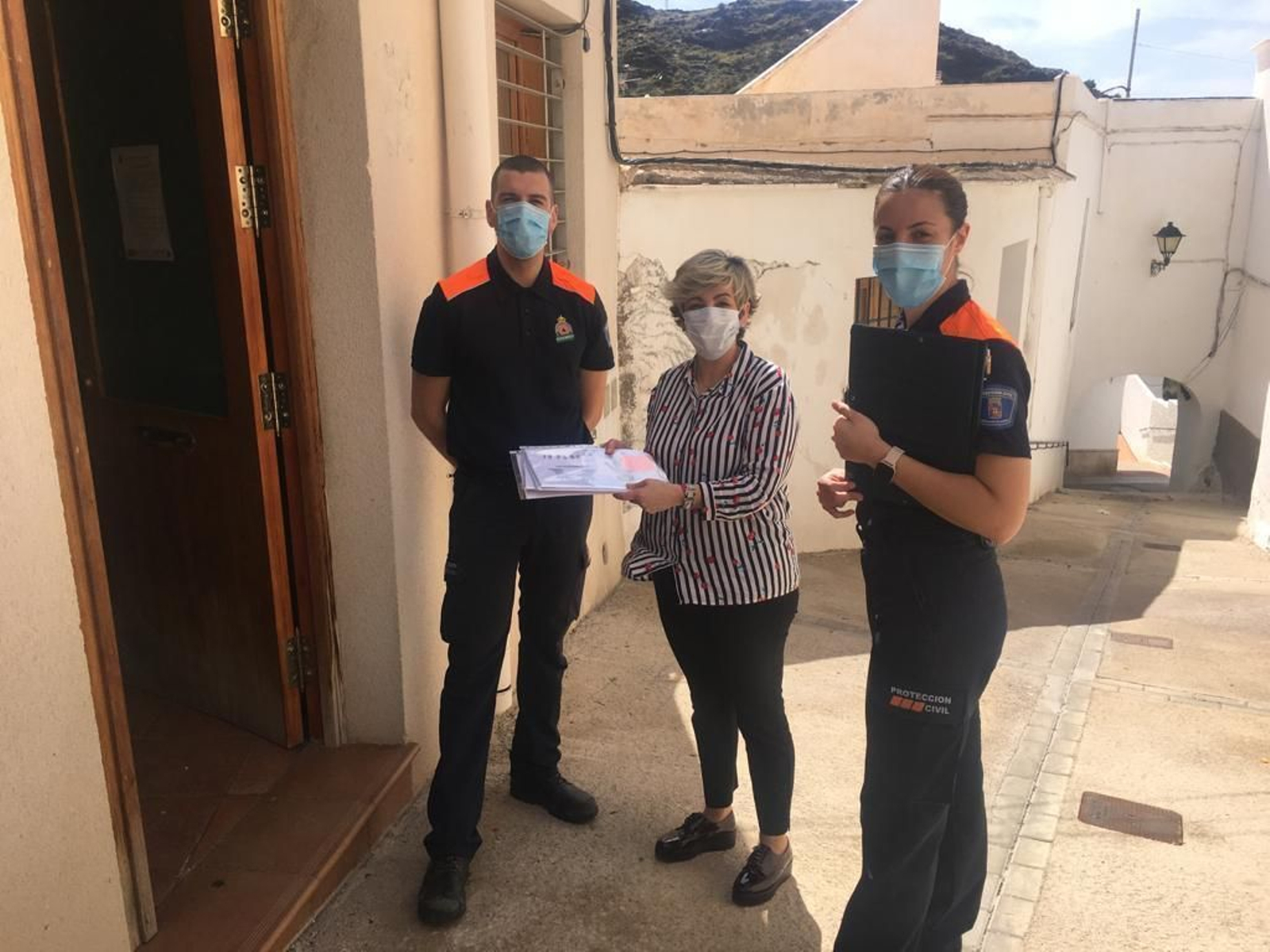 Gérgal imprime y lleva a casa las tareas de 30 alumnos de Primaria