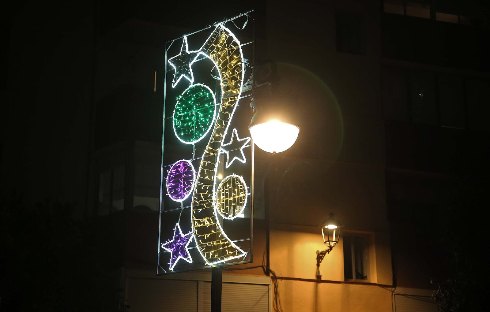 El alumbrado navideño de Los Barrios, en imágenes