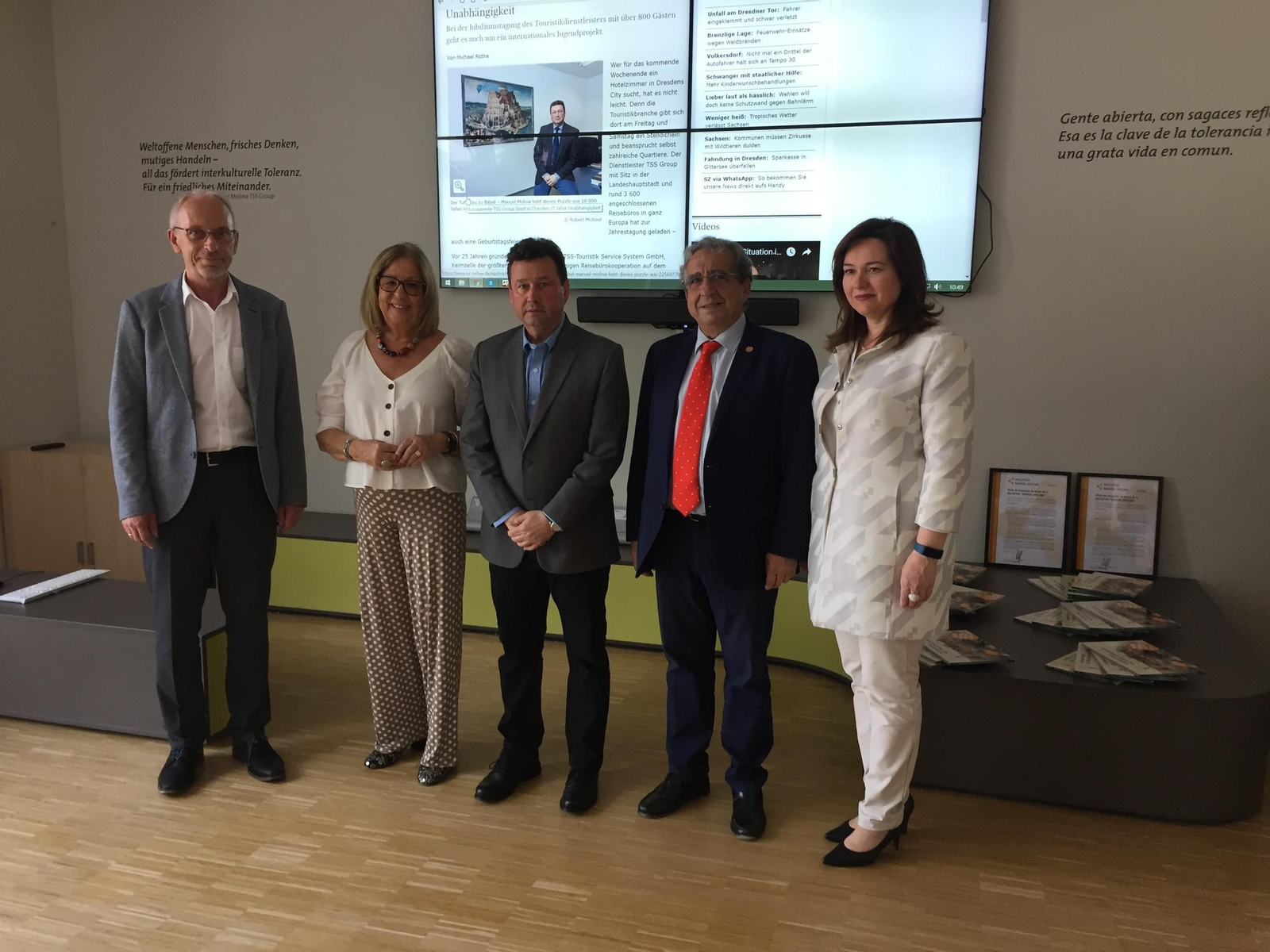 Los representantes de Málaga y Alemania durante el acto.