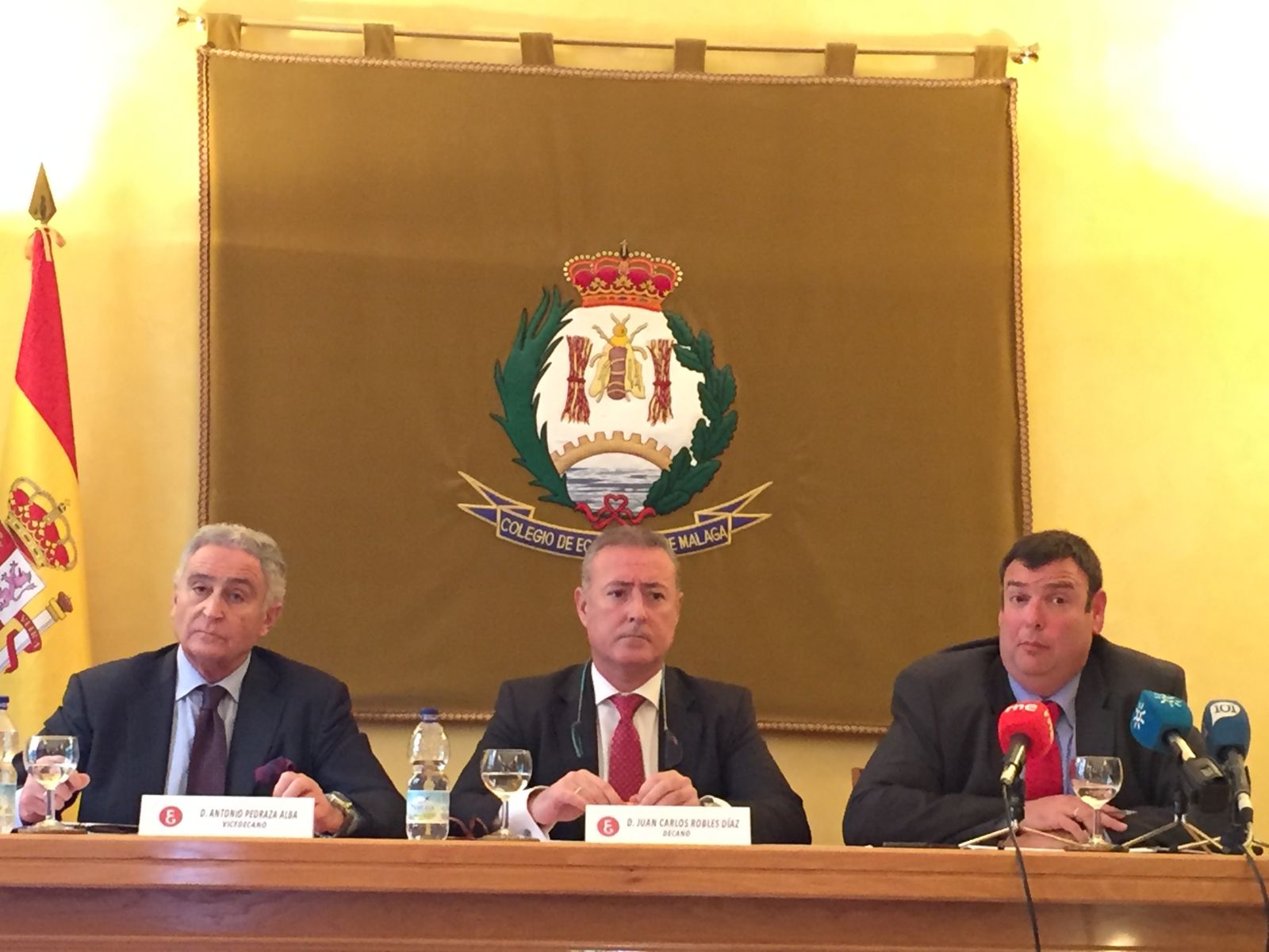 Antonio Pedraza, Juan Carlos Robles y Fernando del Alcázar, en la presentación del Barómetro