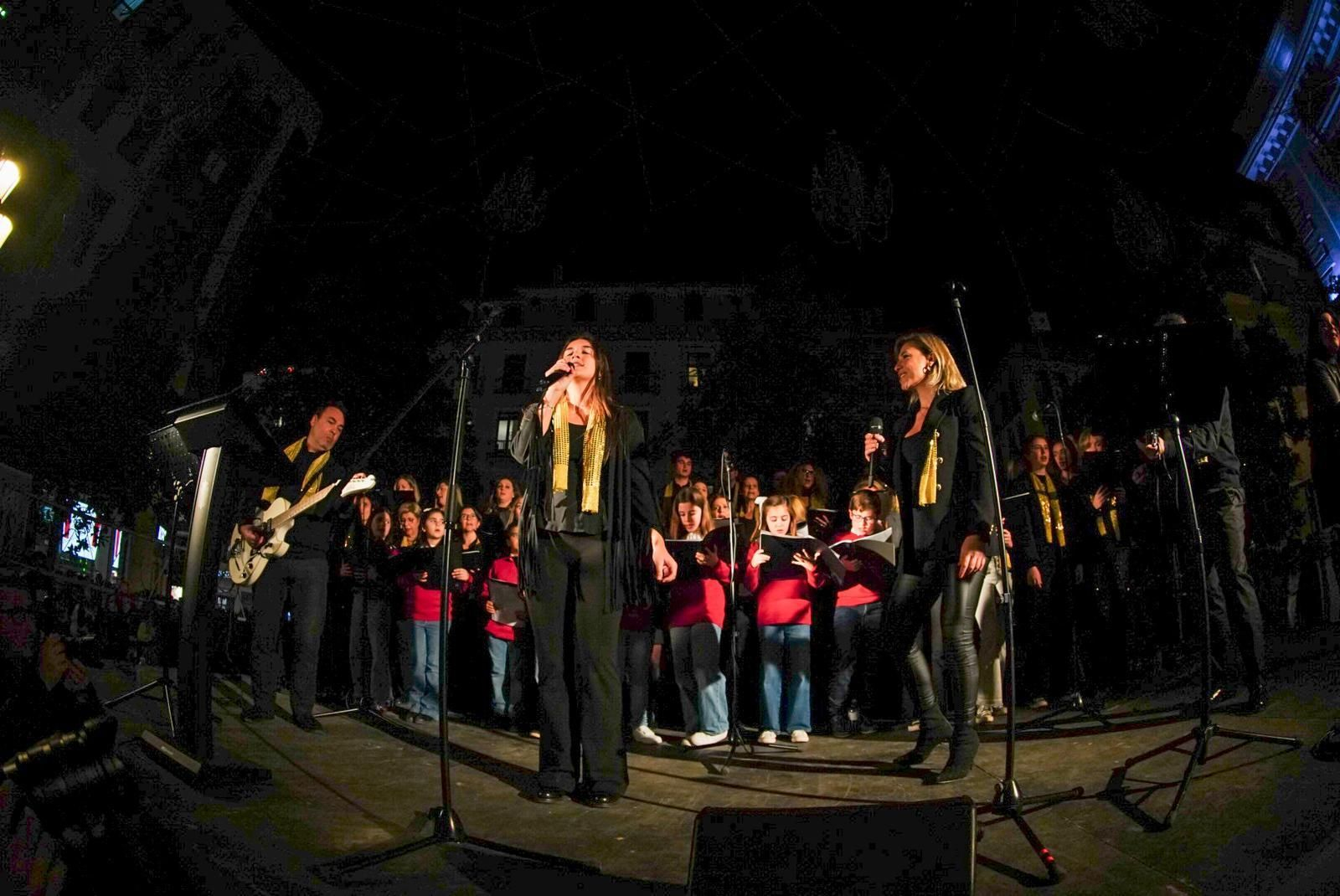 Fotos: así son las nuevas luces de Navidad de Granada