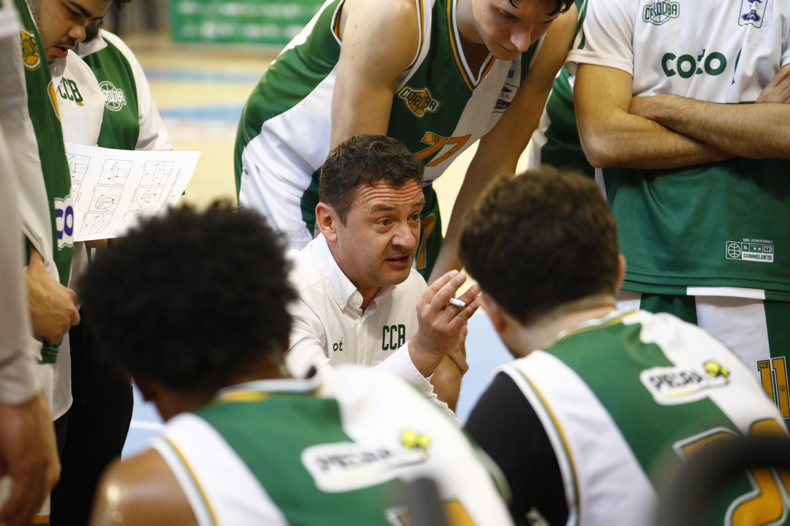 Las mejores fotos del ambiente en Vista Alegre para el derbi entre el Coto Córdoba y el UCB Camper Eurogaza