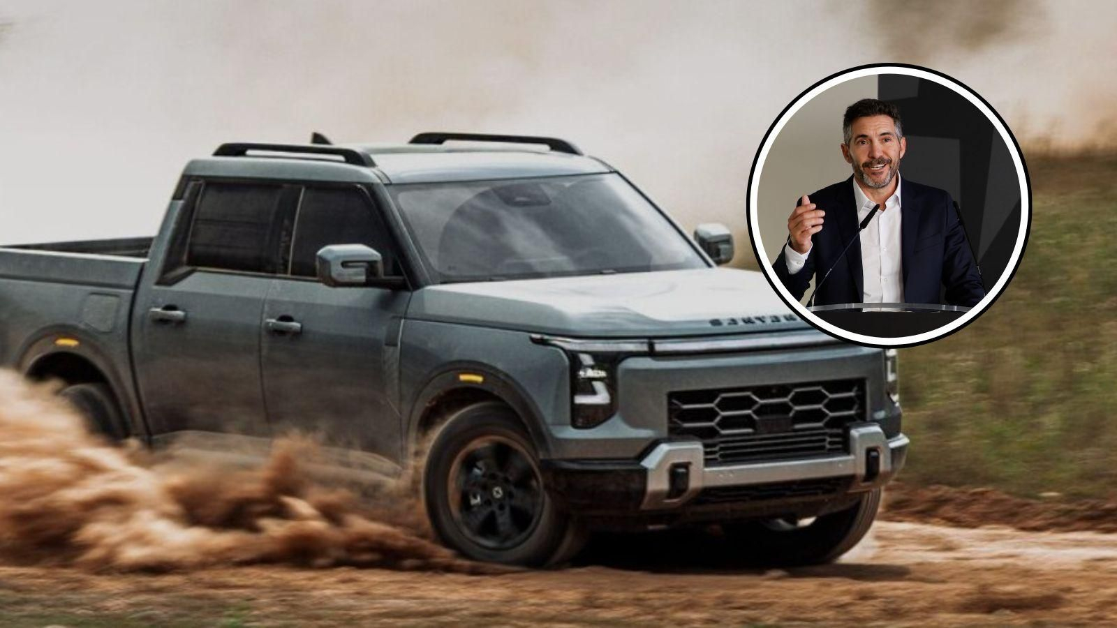 Vehículo pickup 400 PHEV y Eduardo Blanco, CEO de Santana Motors en la presentación en Madrid.