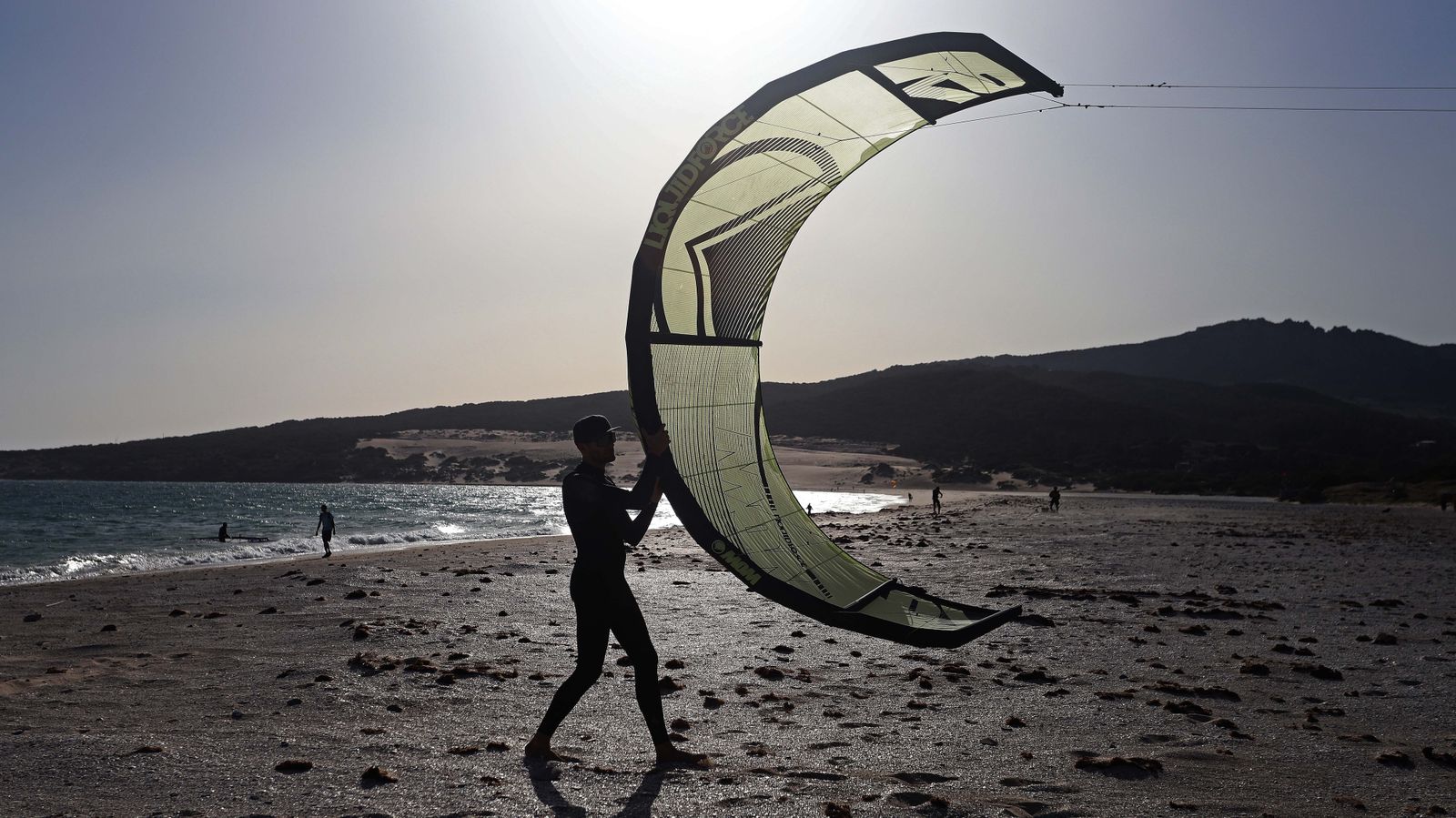 Fonsy Delgado rinde homenaje a Paco de Lucía en las playas de Tarifa