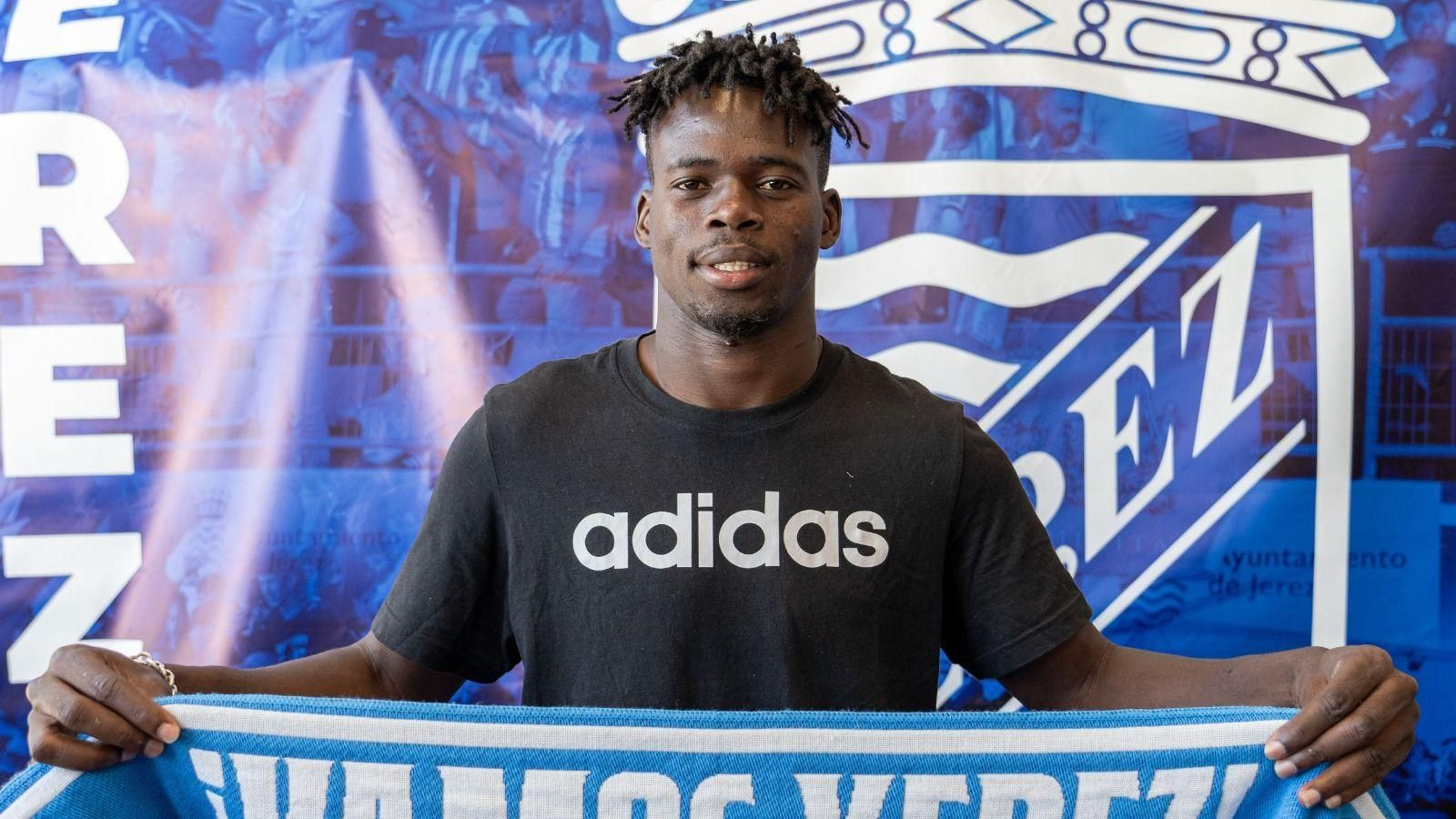 Moussa Sissokho, delantero sub-23 del Xerez CD, espera aportar trabajo y goles.