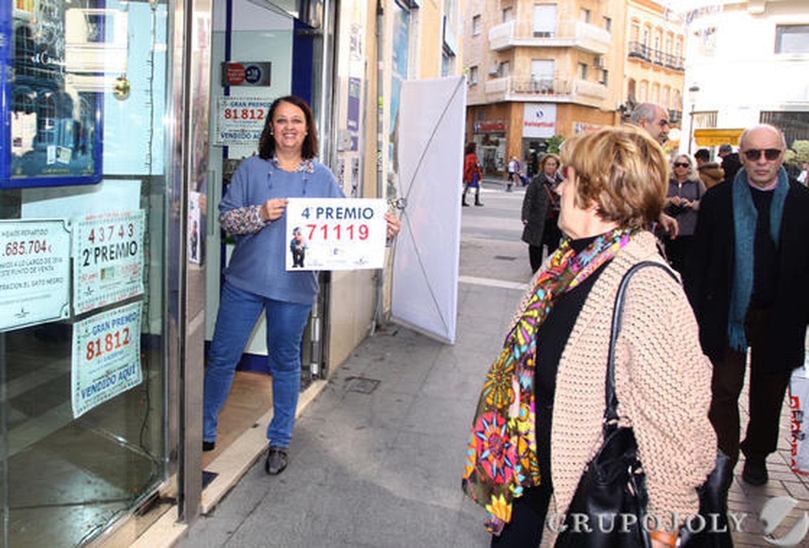 Las imágenes de una jornada de Lotería con lluvia de premios en la provincia de Huelva