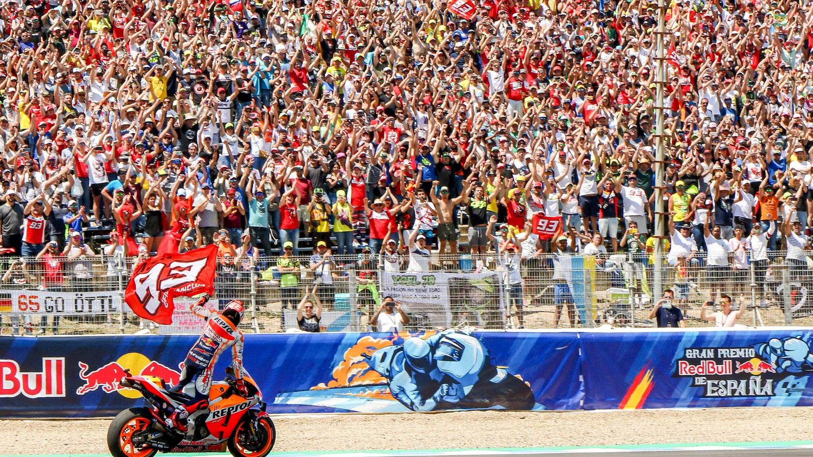 Márquez celebra su triunfo en 2019.