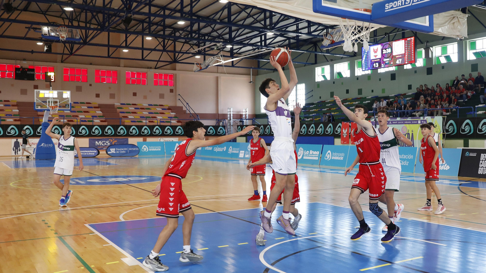 Las fotos de las semifinales del Cadeba infantil masculino de La Línea