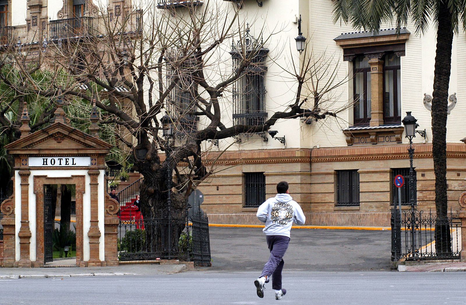 Fachada del hotel Alfonso XIII en Sevilla