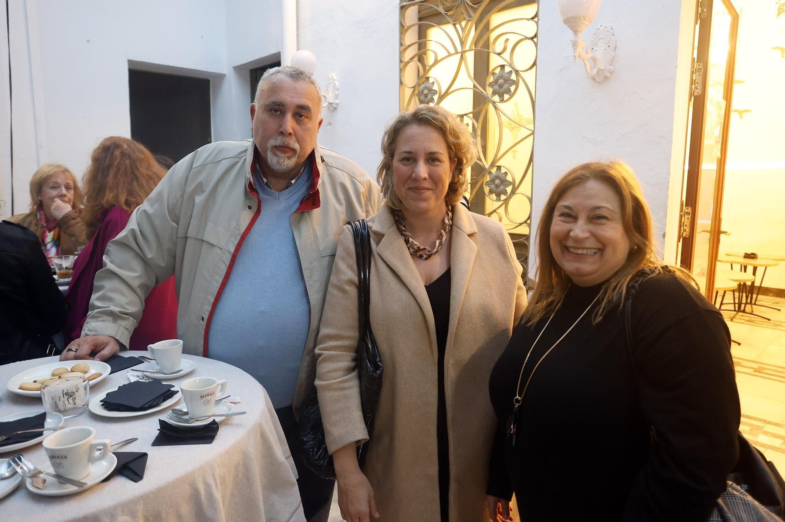 Imágenes de la presentación de "La Guía de Semana Santa de Huelva y Provincia" de Huelva Información