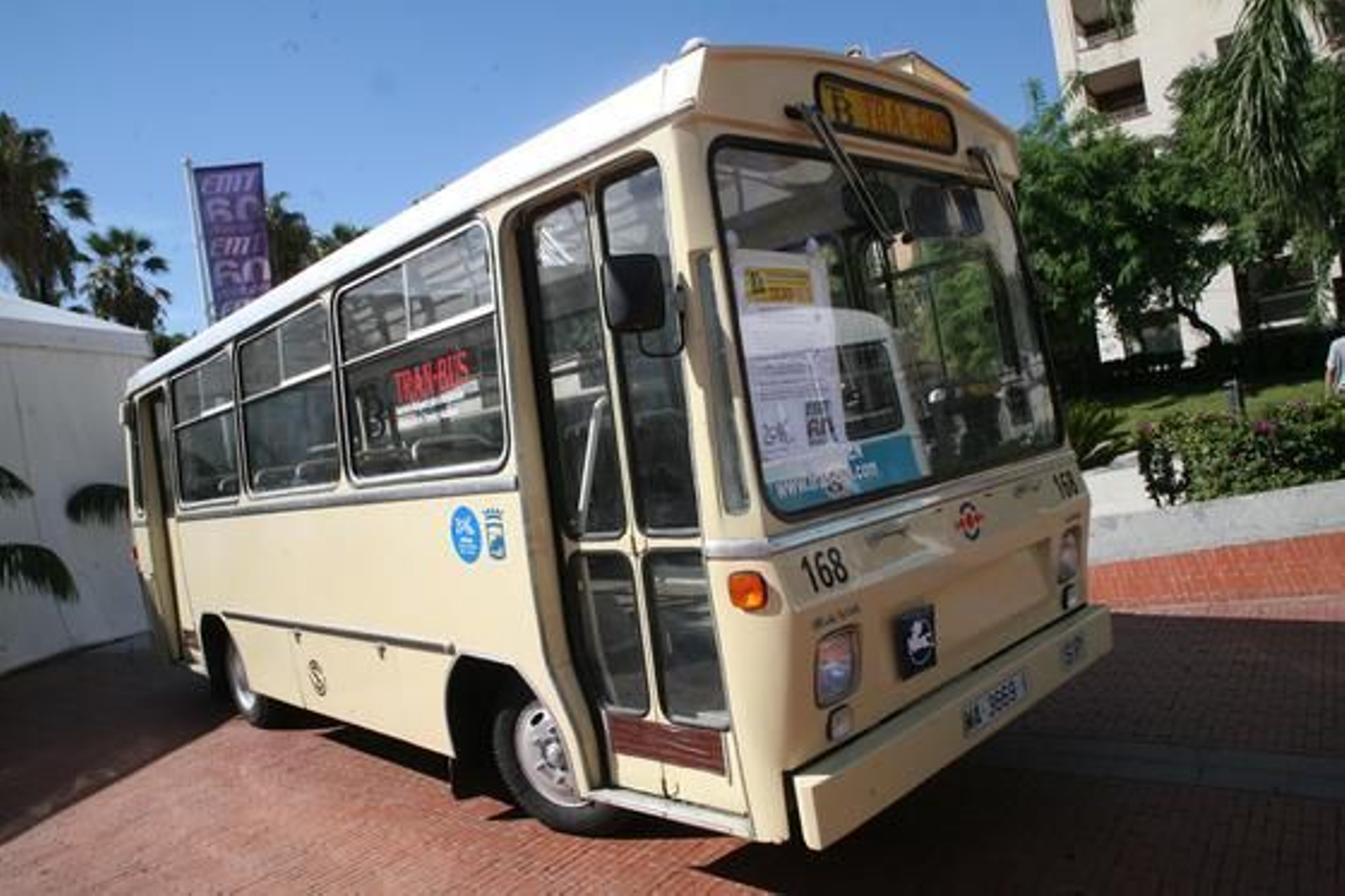 El tranvía se podrá contemplar en la exposición ubicada en la plaza de la Marina hasta el 26 de septiembre con motivo de la novena Semana de la Movilidad y del 60 aniversario de la EMT