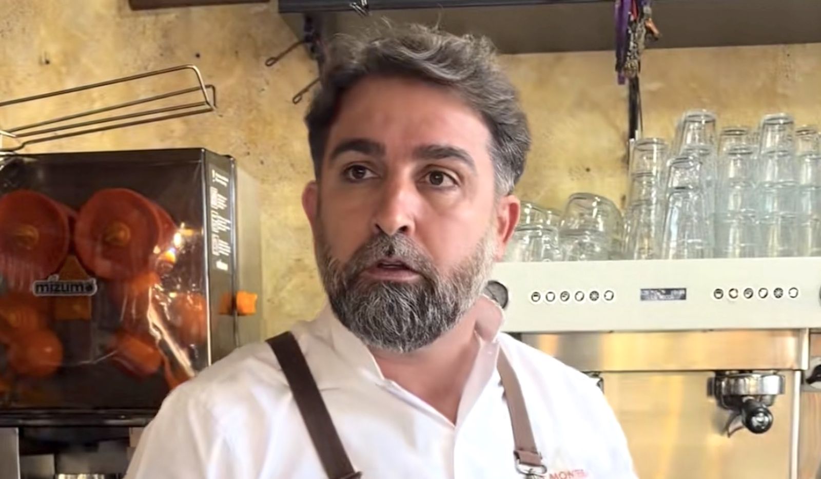 Una escena cotidiana teatralizada por @francis_delamontera751 en Tiktok