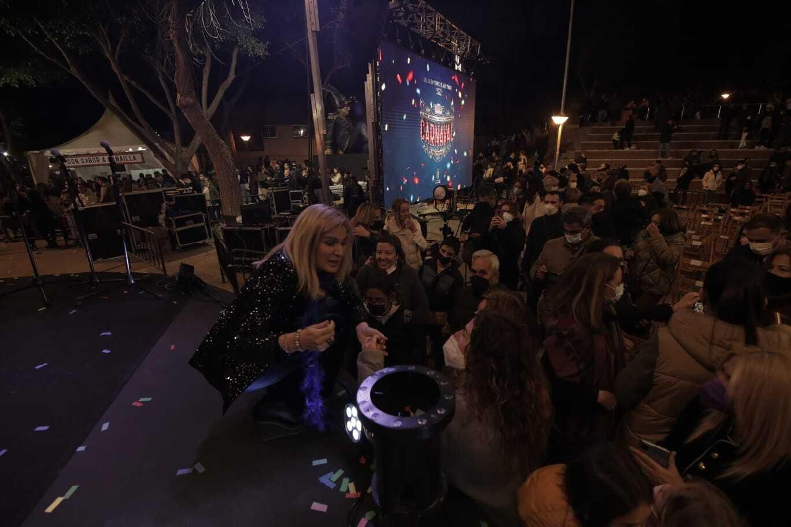 Gala de bienvenida del Carnaval en San Fernando con Manu Sánchez y Sandra Golpe