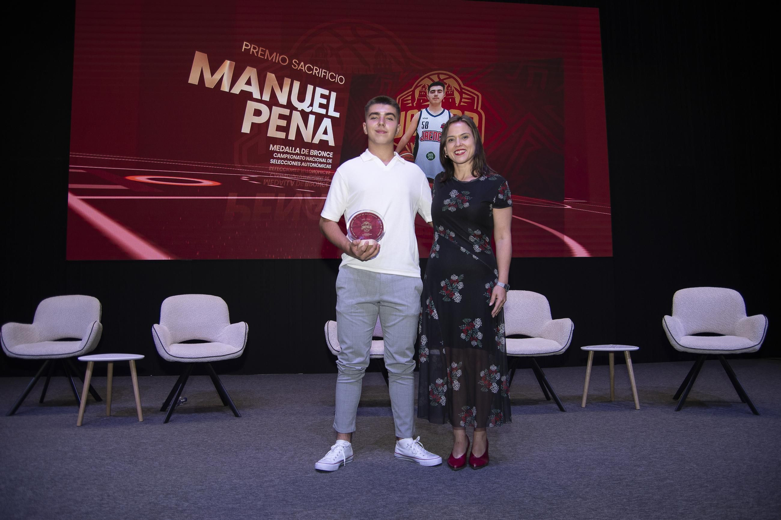 Valores y emoción en la IV Gala de Fomento del Baloncesto del Jaén CB, en imágenes