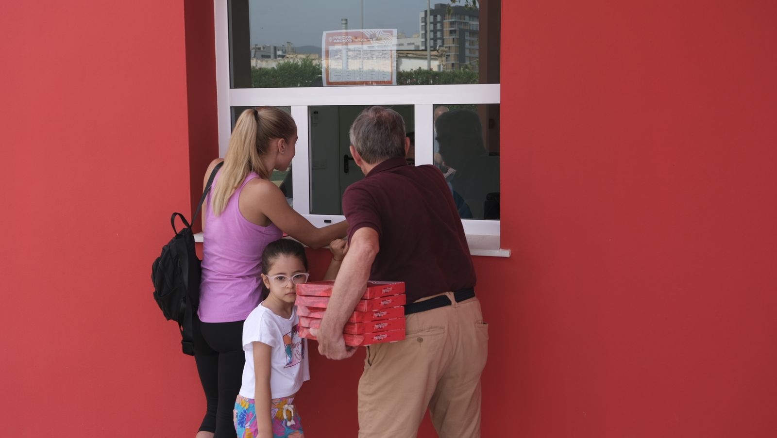 Imágenes de la renovación de los abonos de la U.D. Almería