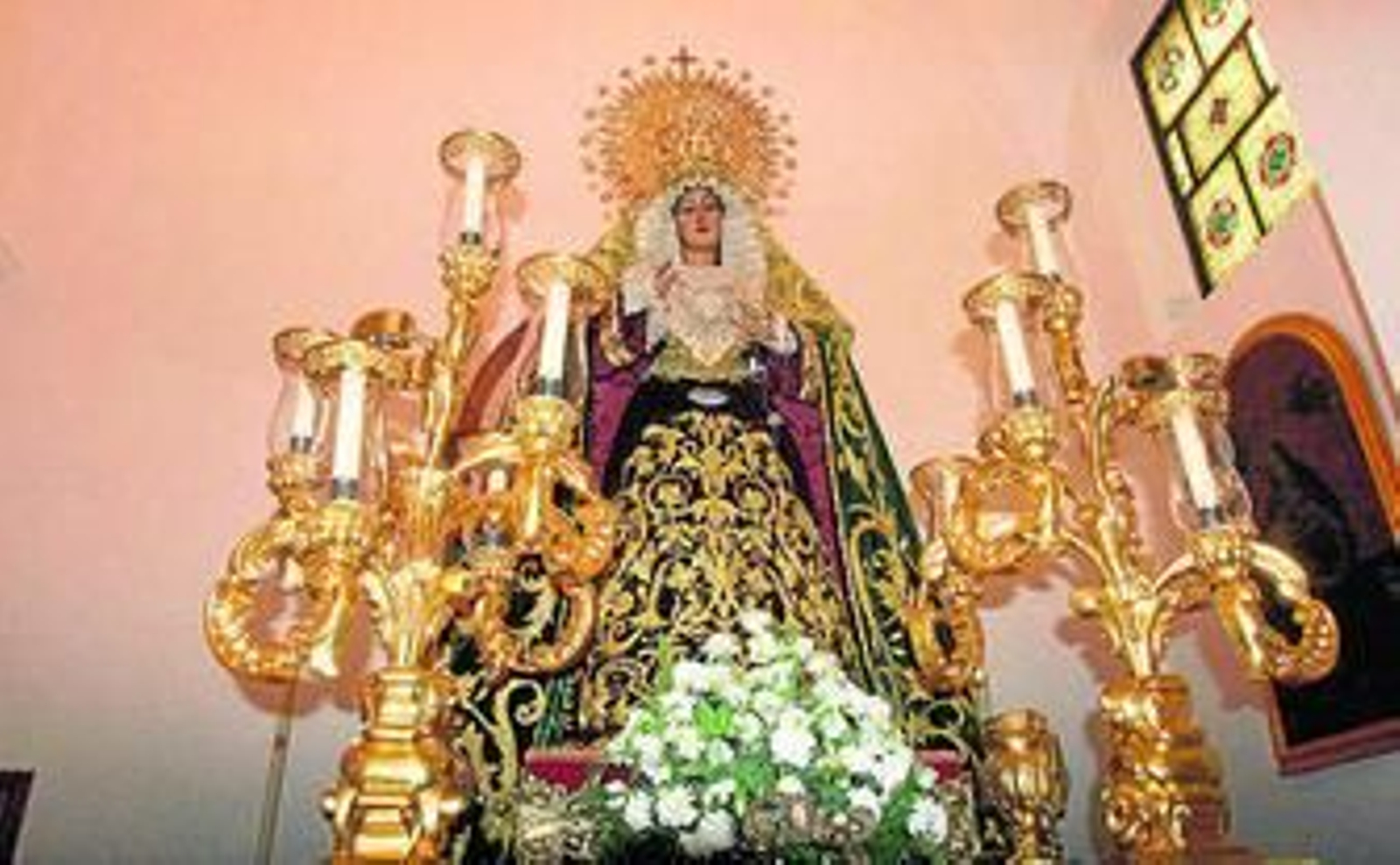 María Santísima de la Amargura, en las parihuelas.