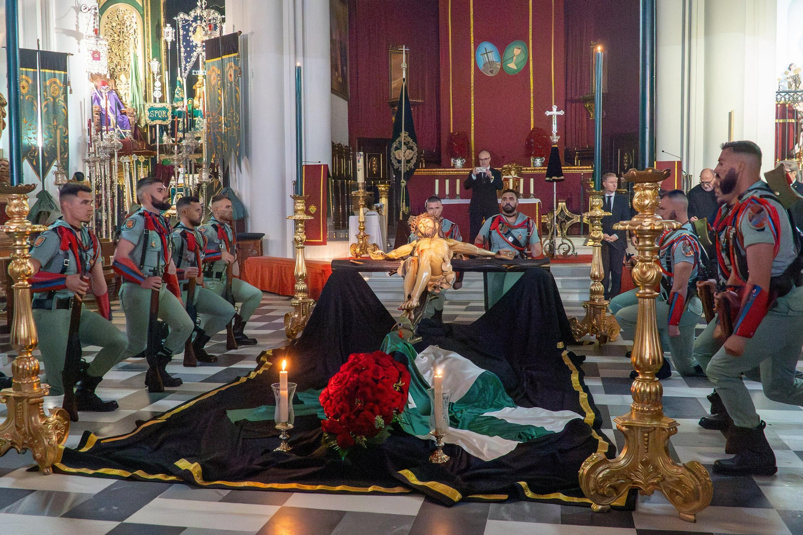 Imágenes de la llegada de los Caballeros Legionarios a la Iglesia de la Concepción
