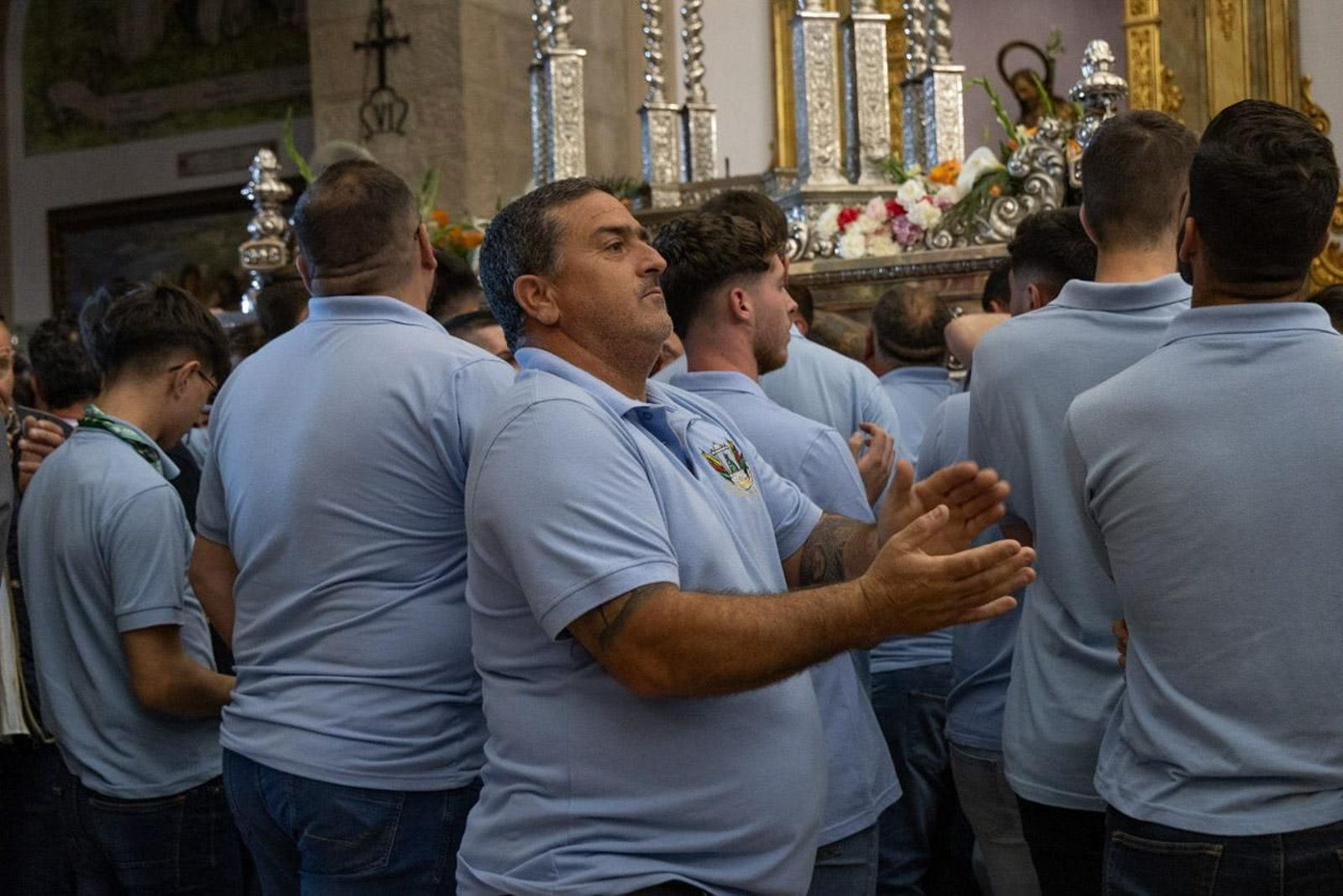 Miles de romeros acuden al encuentro de la Virgen de la Cabeza en su romería