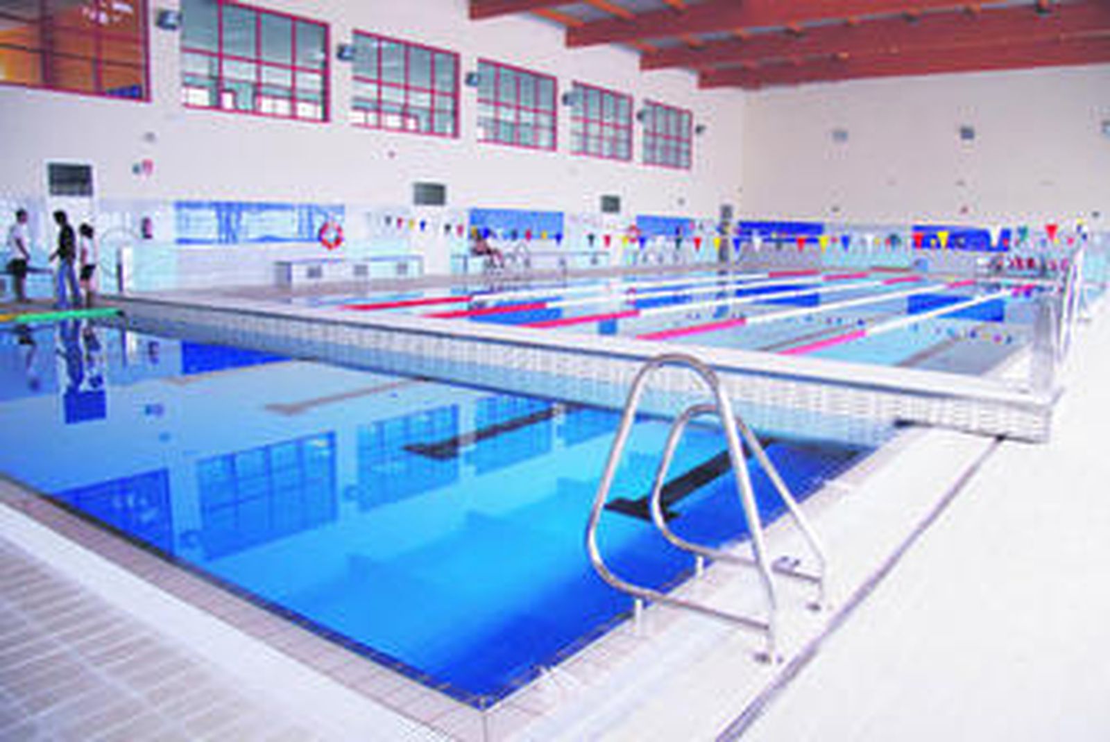 Vista interior de la piscina municipal Manuel Robles, en Bellavista.