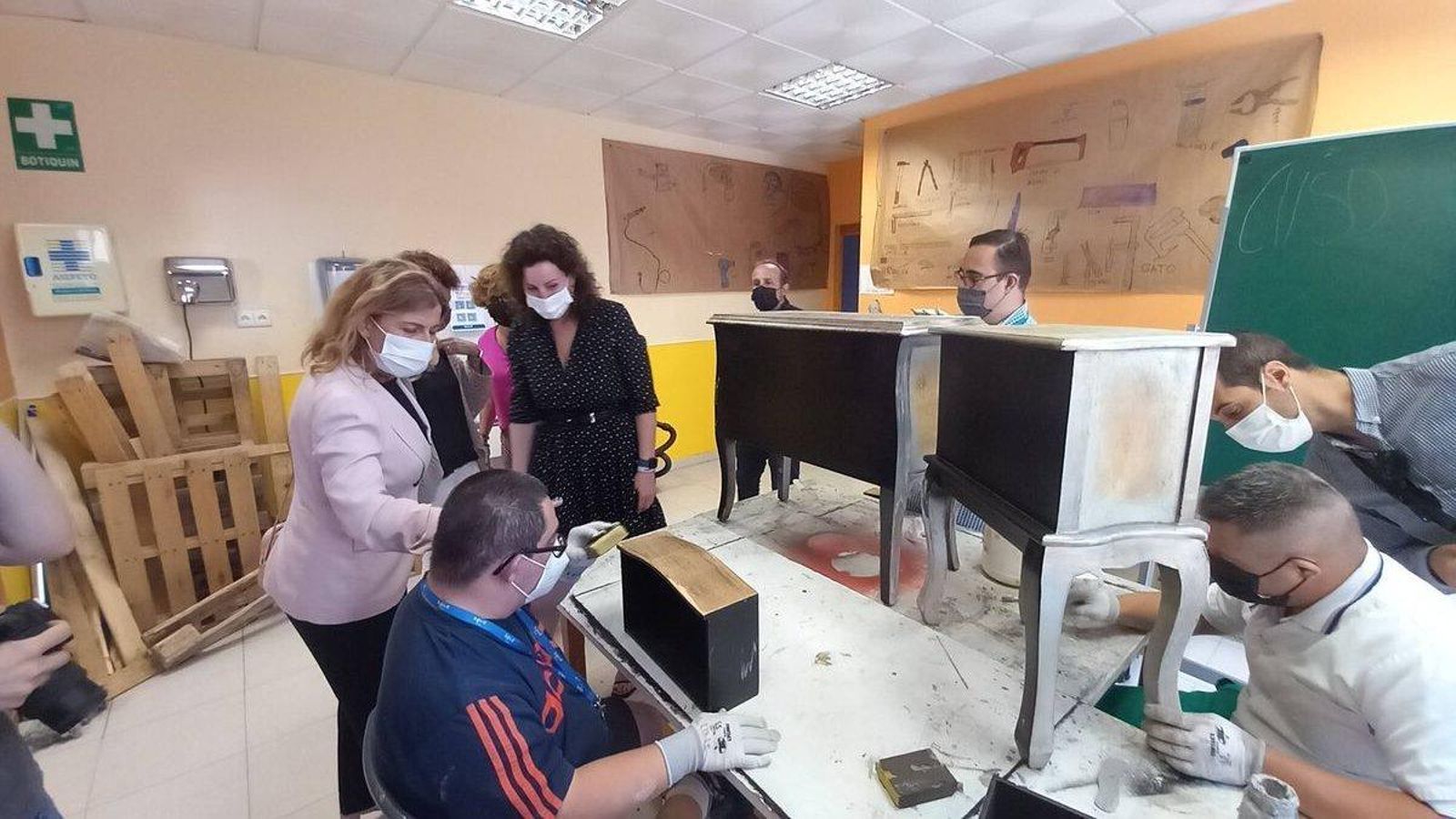 La alcaldesa de Almería conoce las instalaciones de Down Almería.