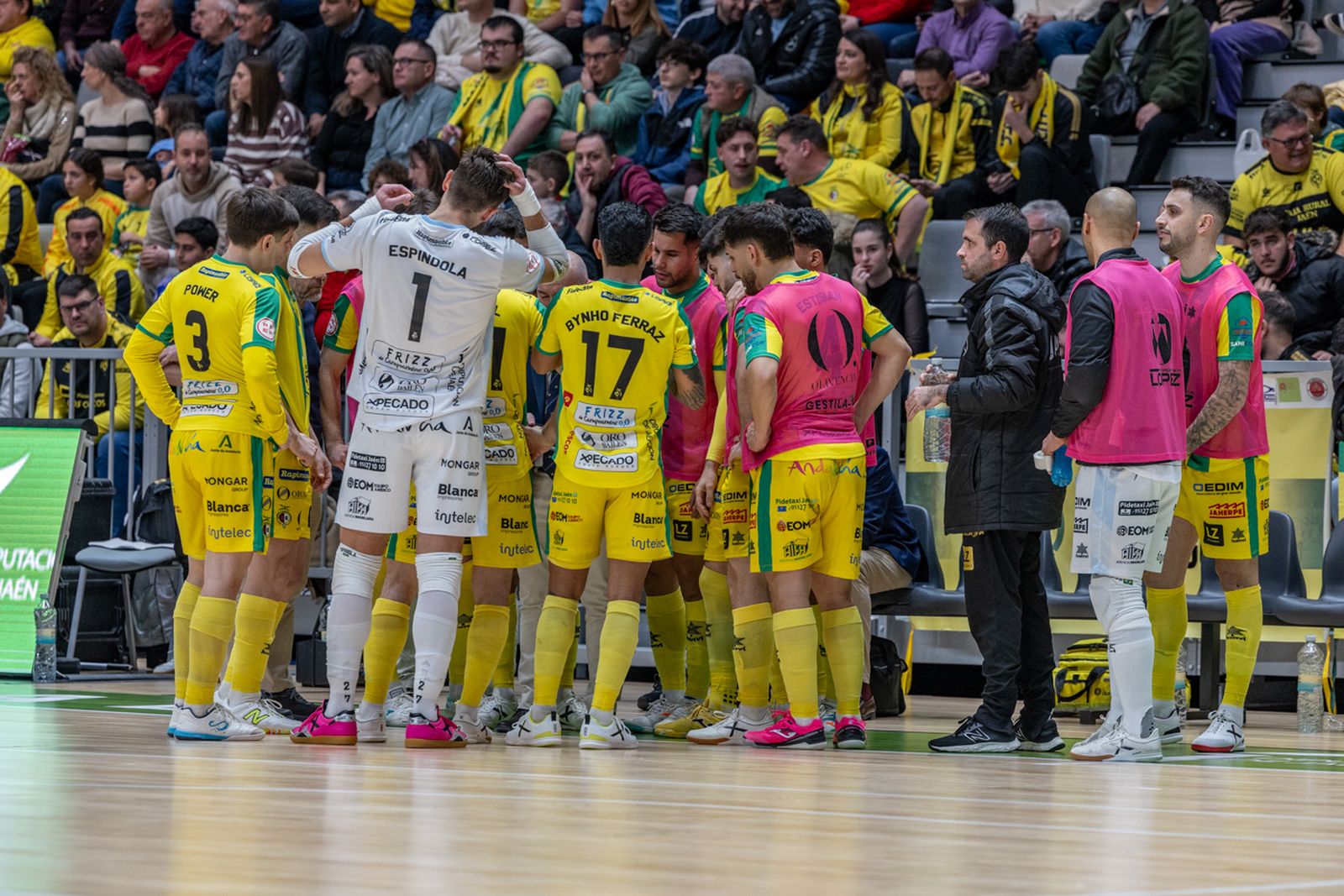 Las mejores imágenes del espectacular encuentro entre Jaén Paraíso Interior FS y Barça (3-3)