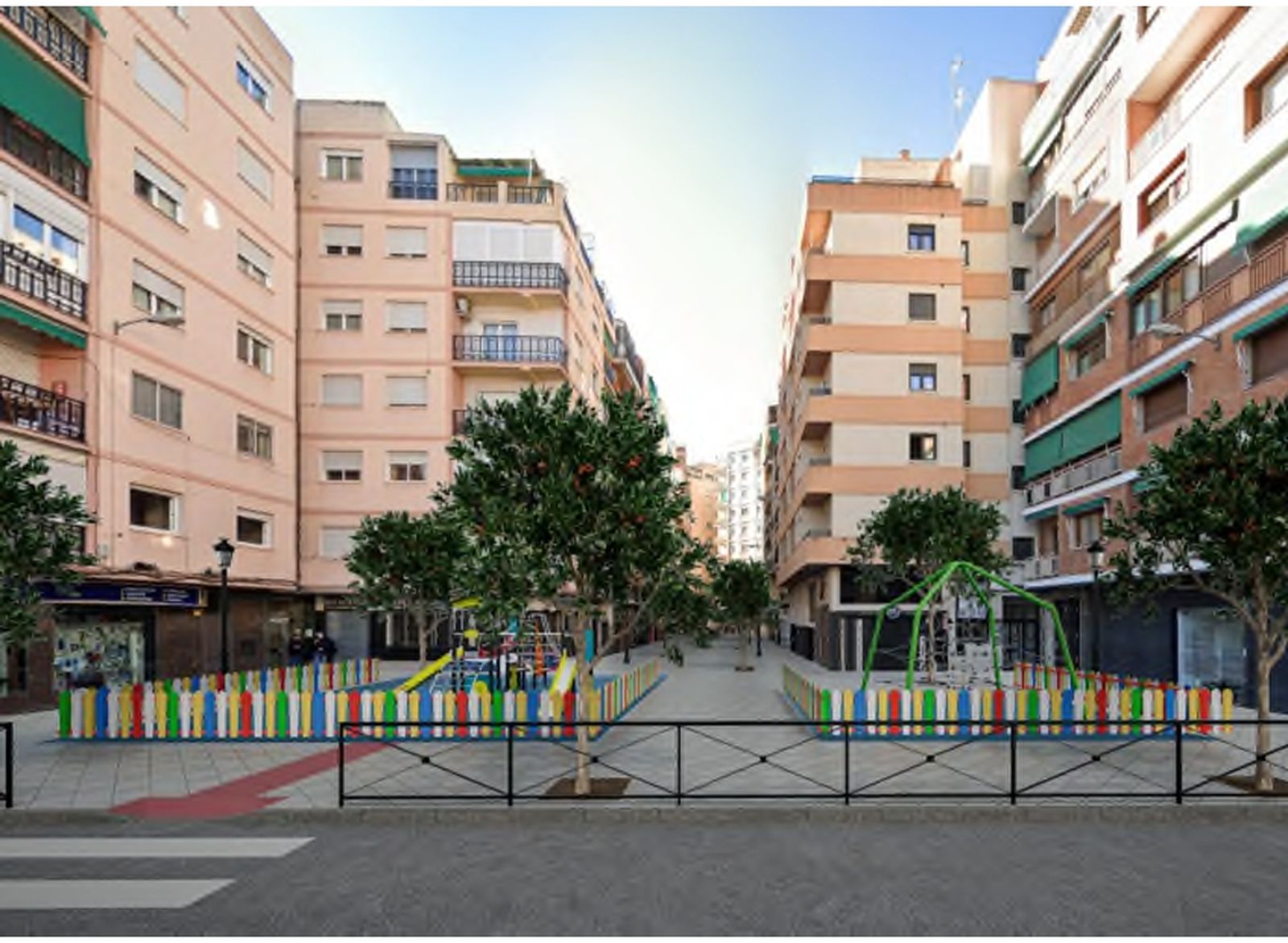 Zona infantil proyectada en López Mezquita con calle Sol.