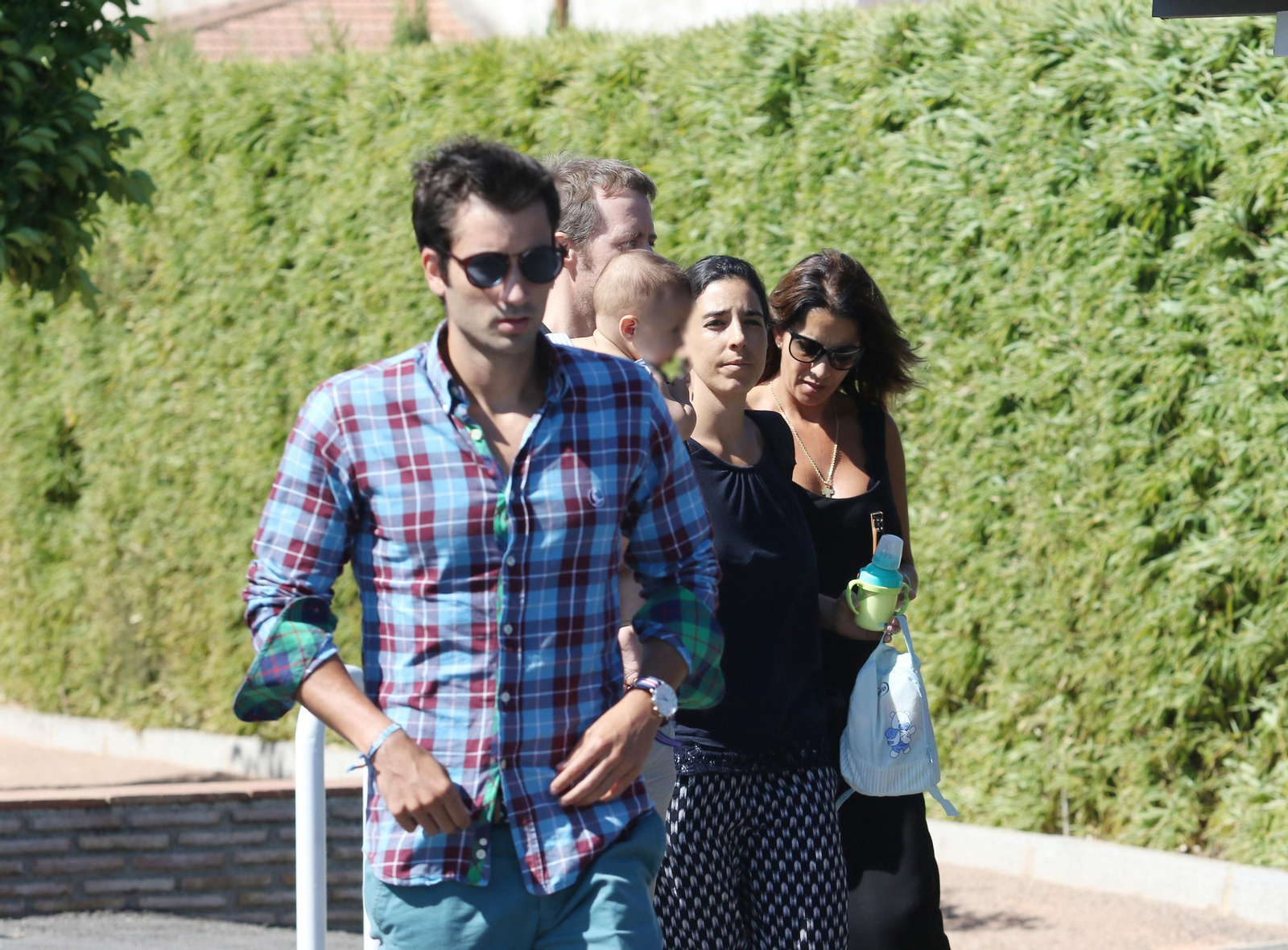 La familia de Blesa acude al tanatorio donde se incineró el cadáver del exbanquero