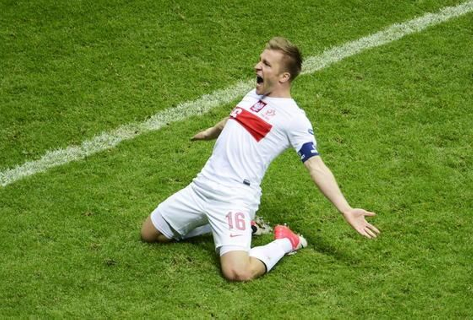 Polonia y Rusia empatan 1-1 en un partido loco en el que cualquiera pudo ganar.

Foto: EFE