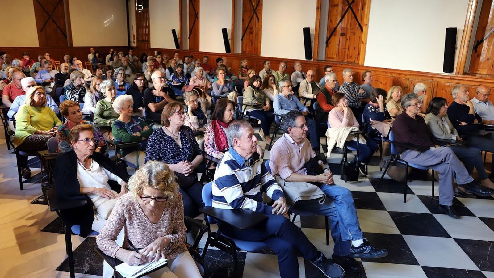 Numeroso público acudió al Museo Arqueológico.