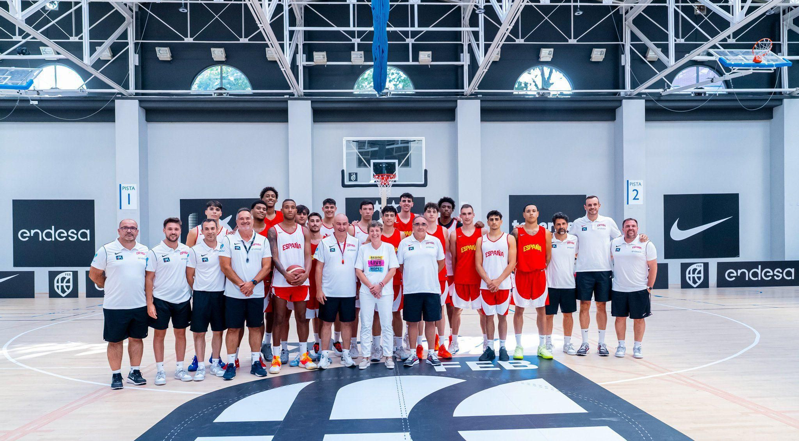 El primer entrenamiento de España con Mario Saint-Supéry y Alberto Díaz