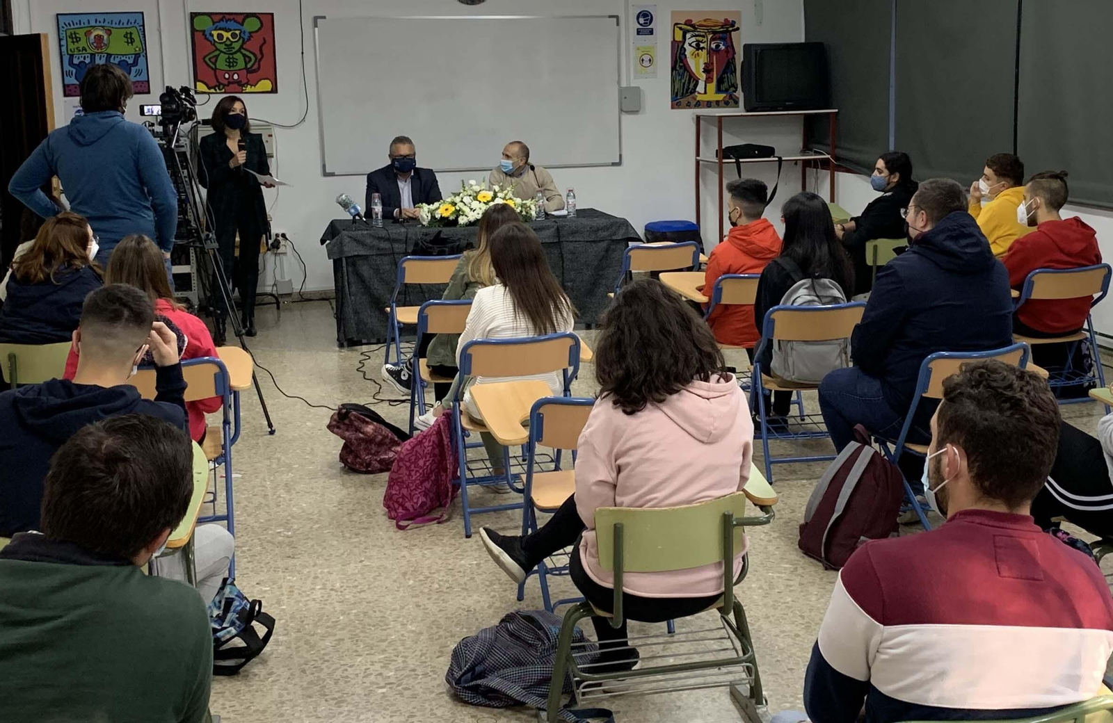 El alcalde de Puente Genil en las jornadas de emprendimiento del instituto Juan de la Cierva.
