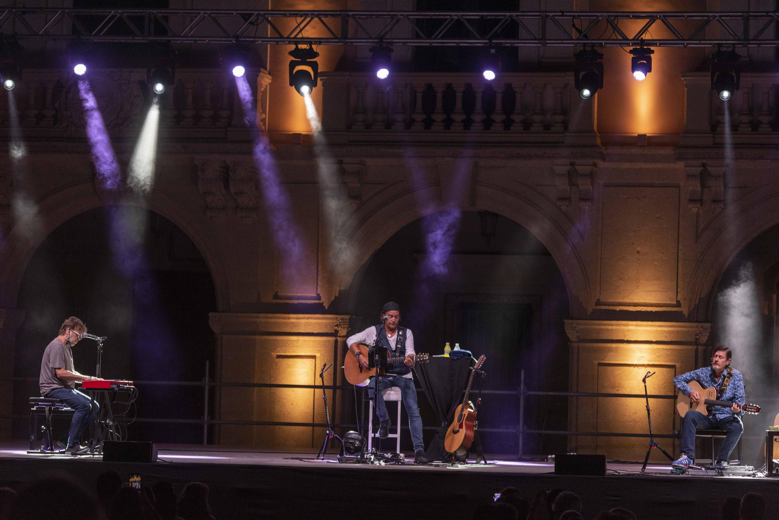 Los Secretos durante el concierto ofrecido el miércoles en Almería.