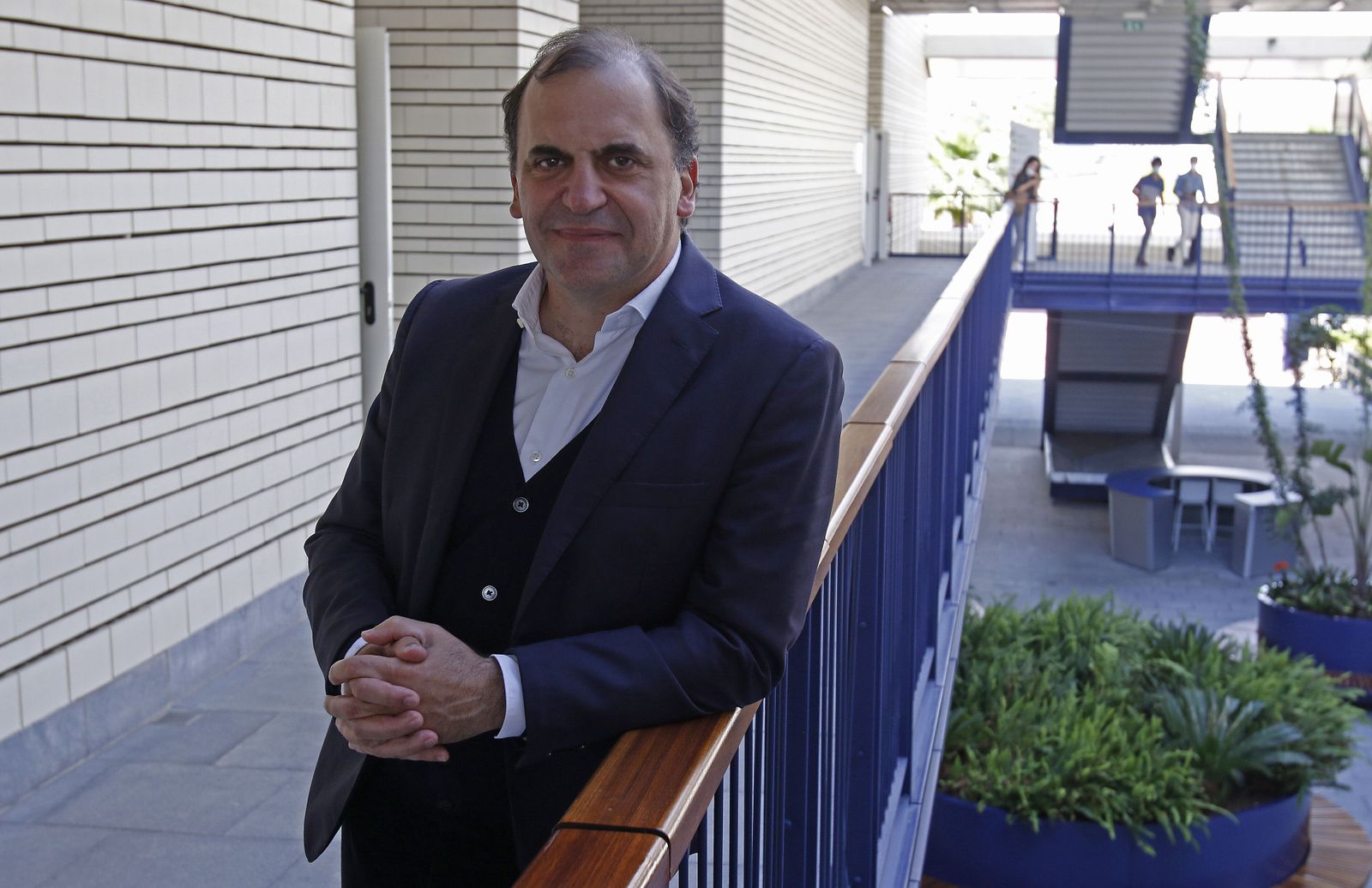 Francho Barón, en el campus de la Universidad Loyola de Andalucía.