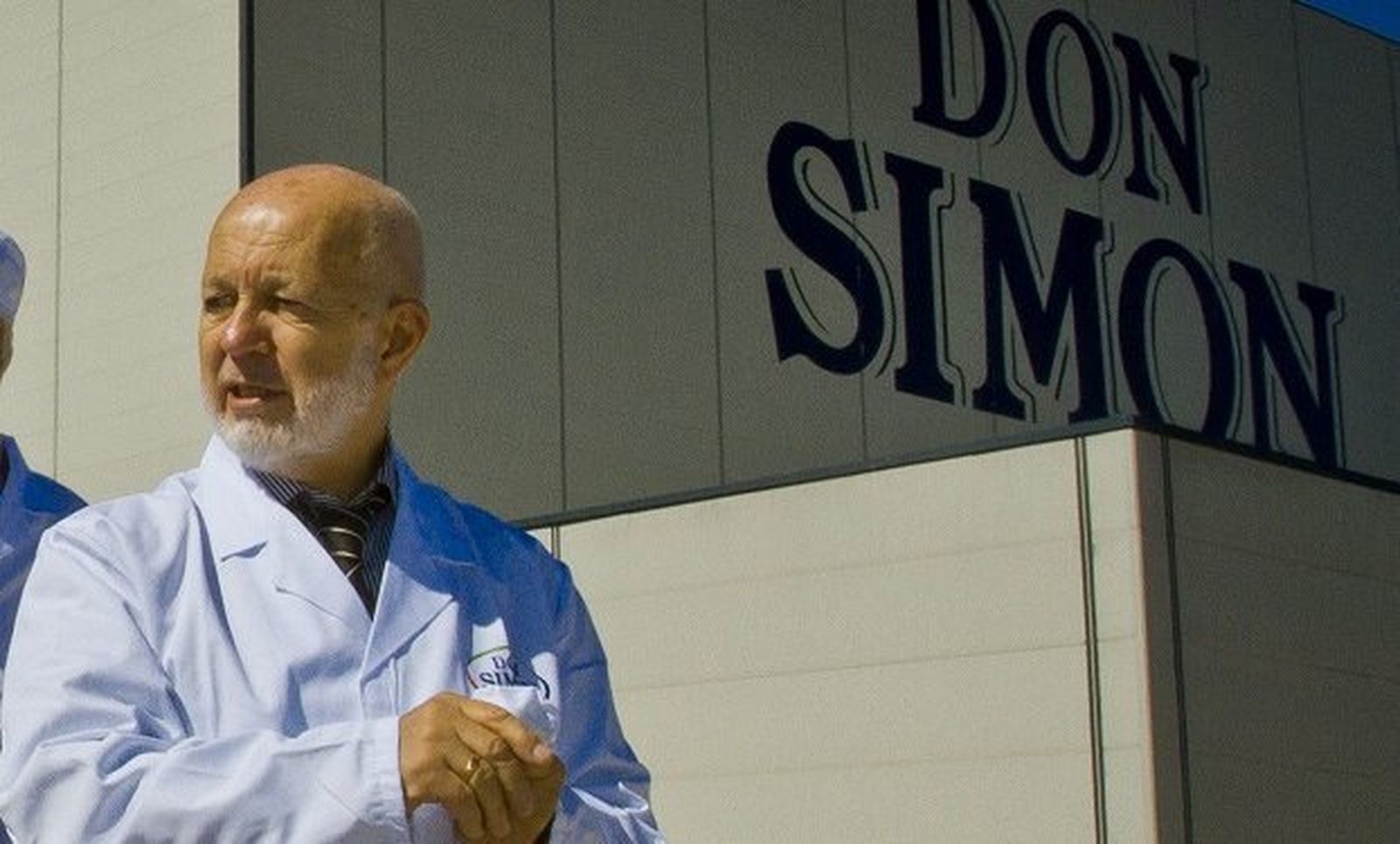 El empresario, José García Carrión, en una de sus plantas.