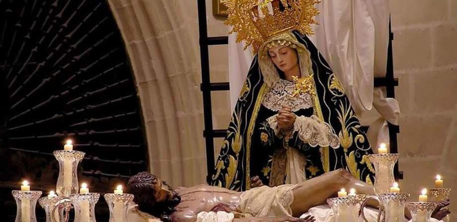 Imagen de los titulares de la Hermandad del Santo Entierro.