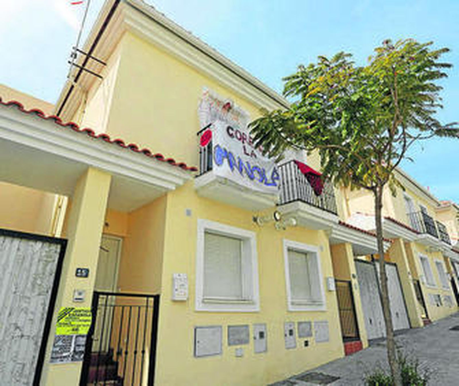 Una de las viviendas 'okupadas' de Maqueda, ayer.