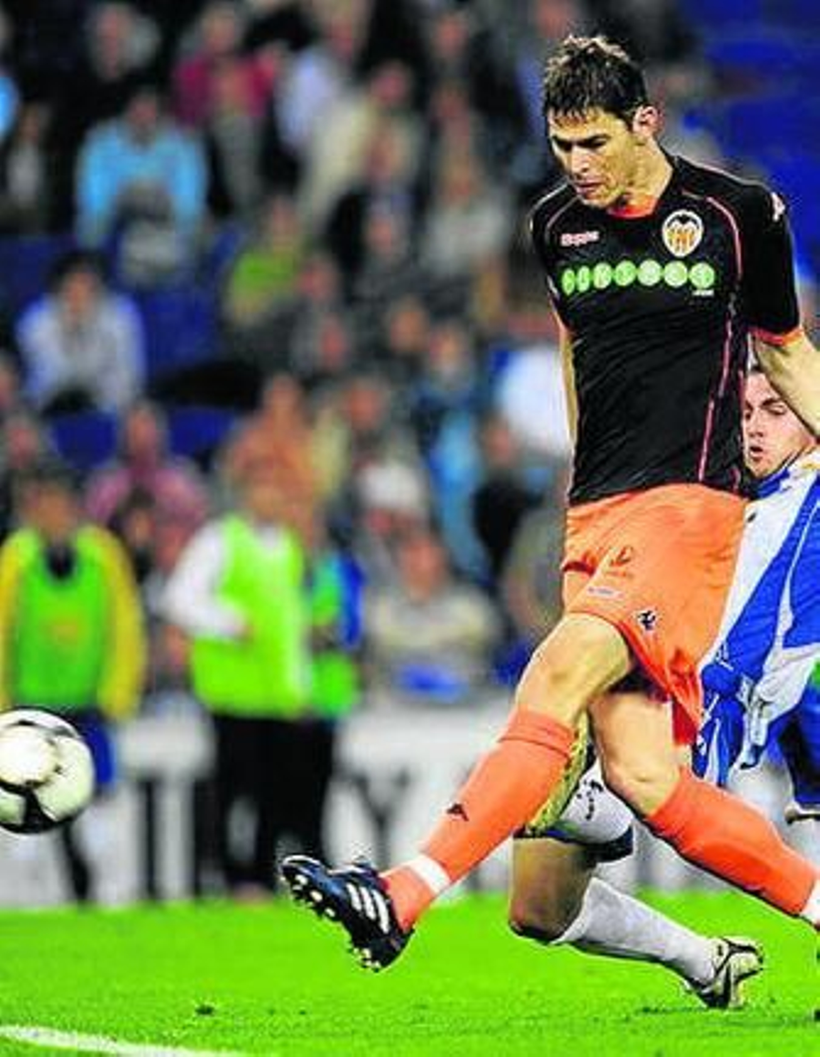 Zigic y Víctor Ruiz. Zigic y Víctor Ruiz.
