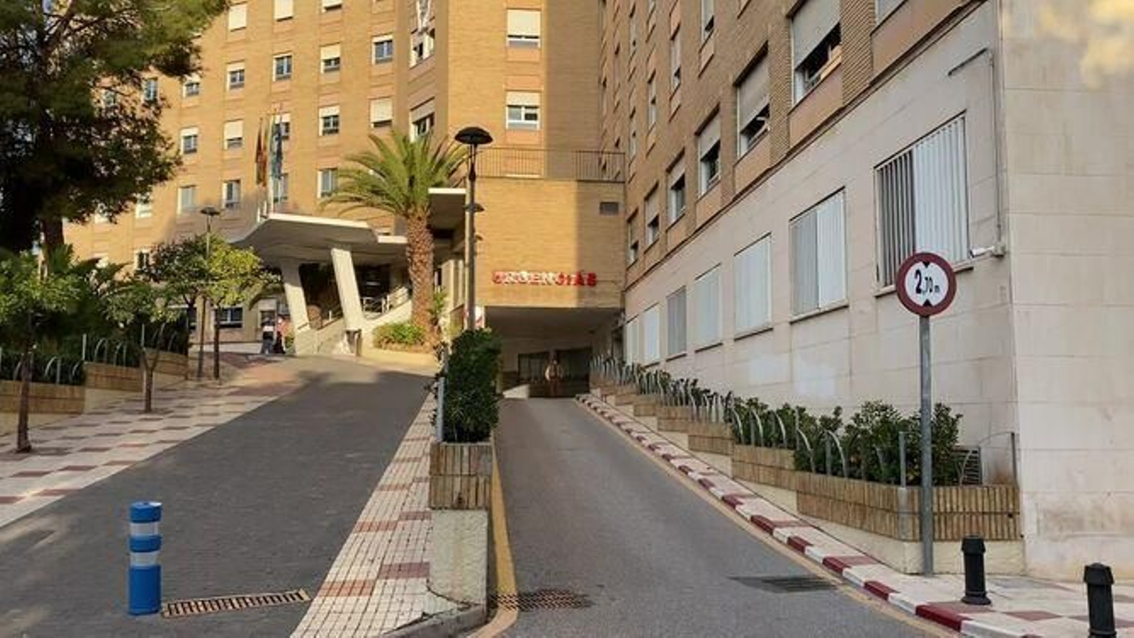 Acceso a Urgencias del Hospital Regional.