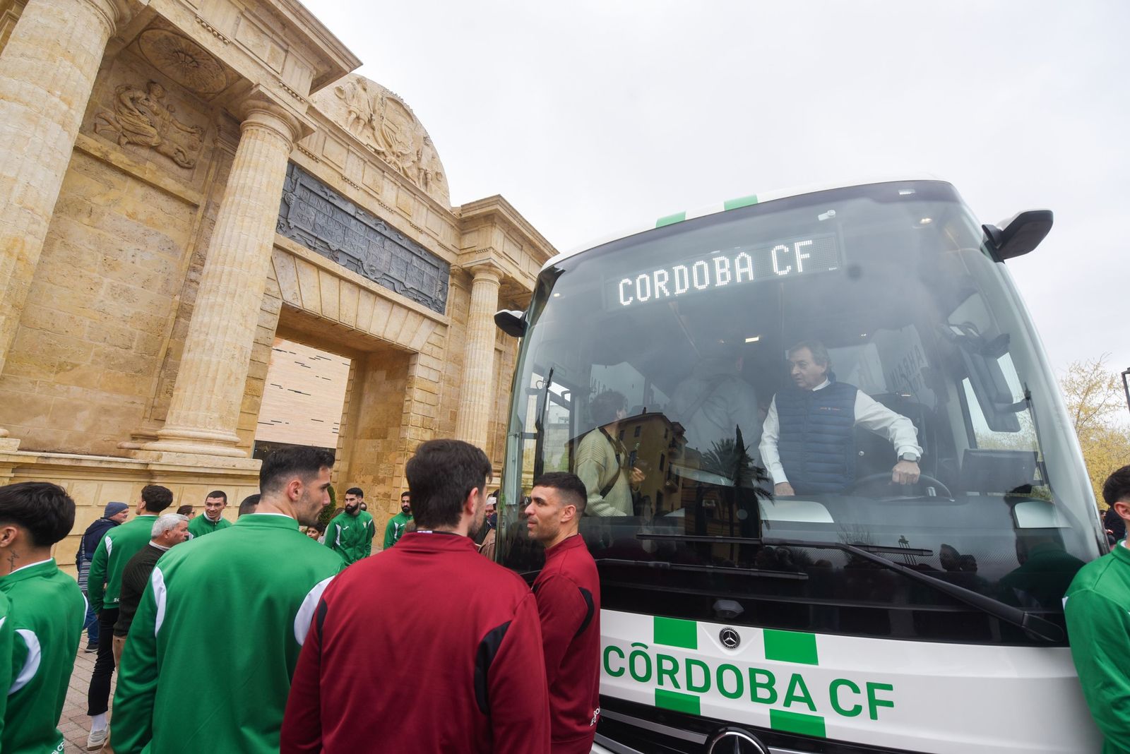 Las mejores fotos de la presentación del nuevo autobús del Córdoba CF