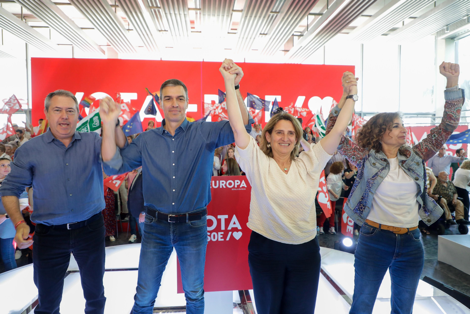 Las imágenes del mitin de Pedro Sánchez en Sevilla