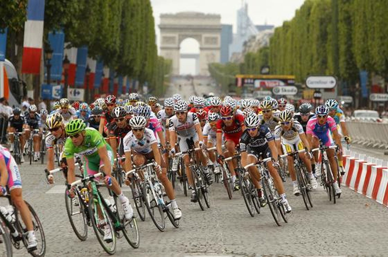 Jornada de celebración en el Tour.

Foto: EFE/ AFP/ Reuters