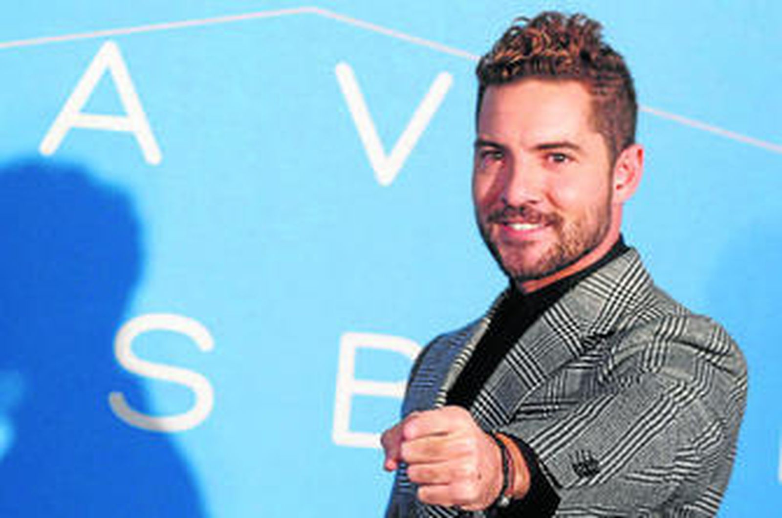 El intérprete presentó ayer el videoclip que lleva el mismo título del álbum.