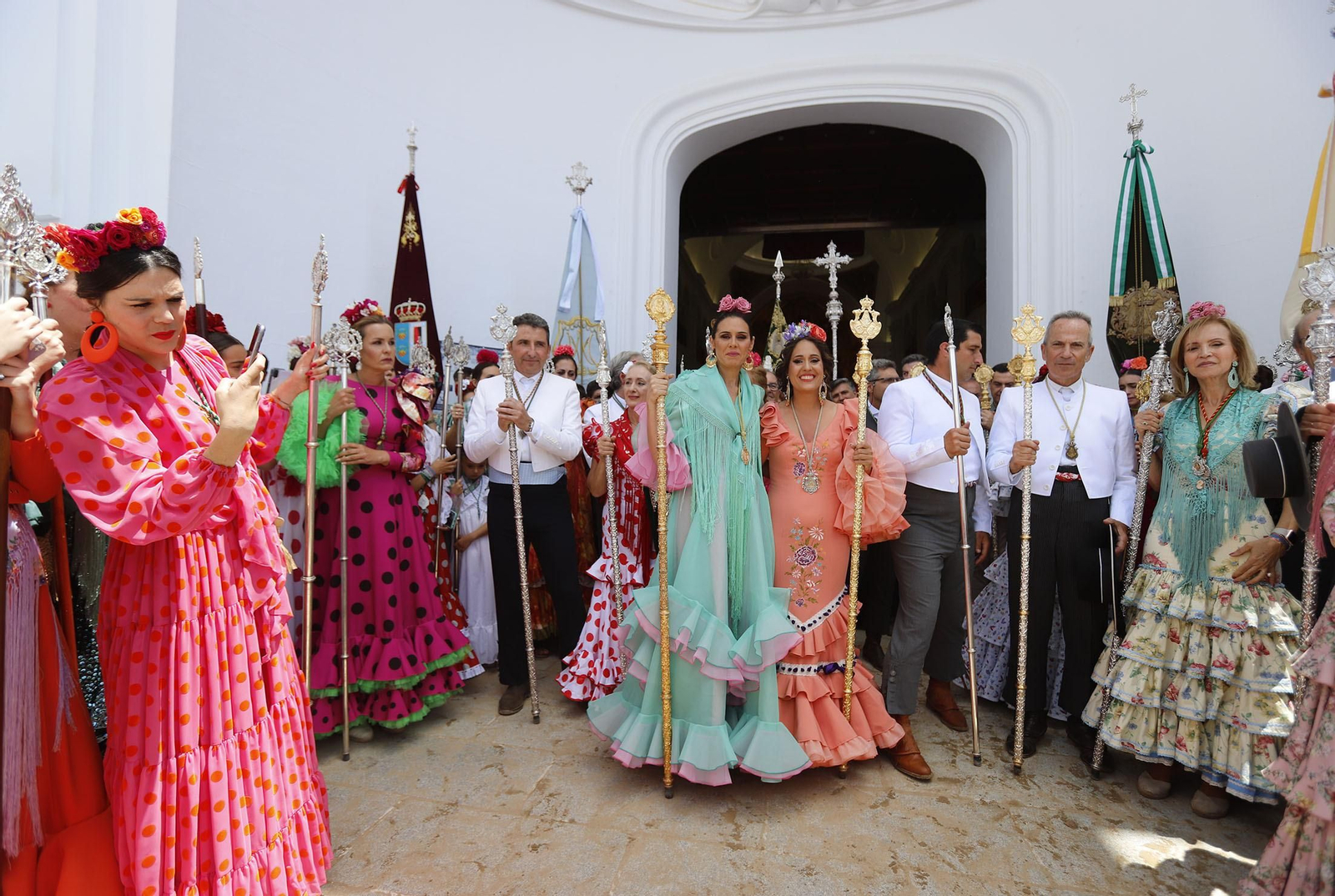 Presentación de la Hermandad de Huelva ante la Blanca Paloma