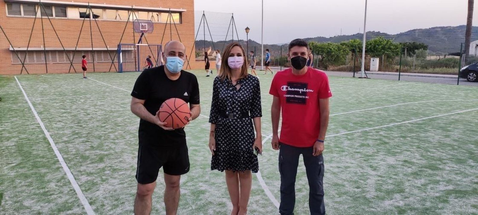 Visita a las pistas polideportivas.