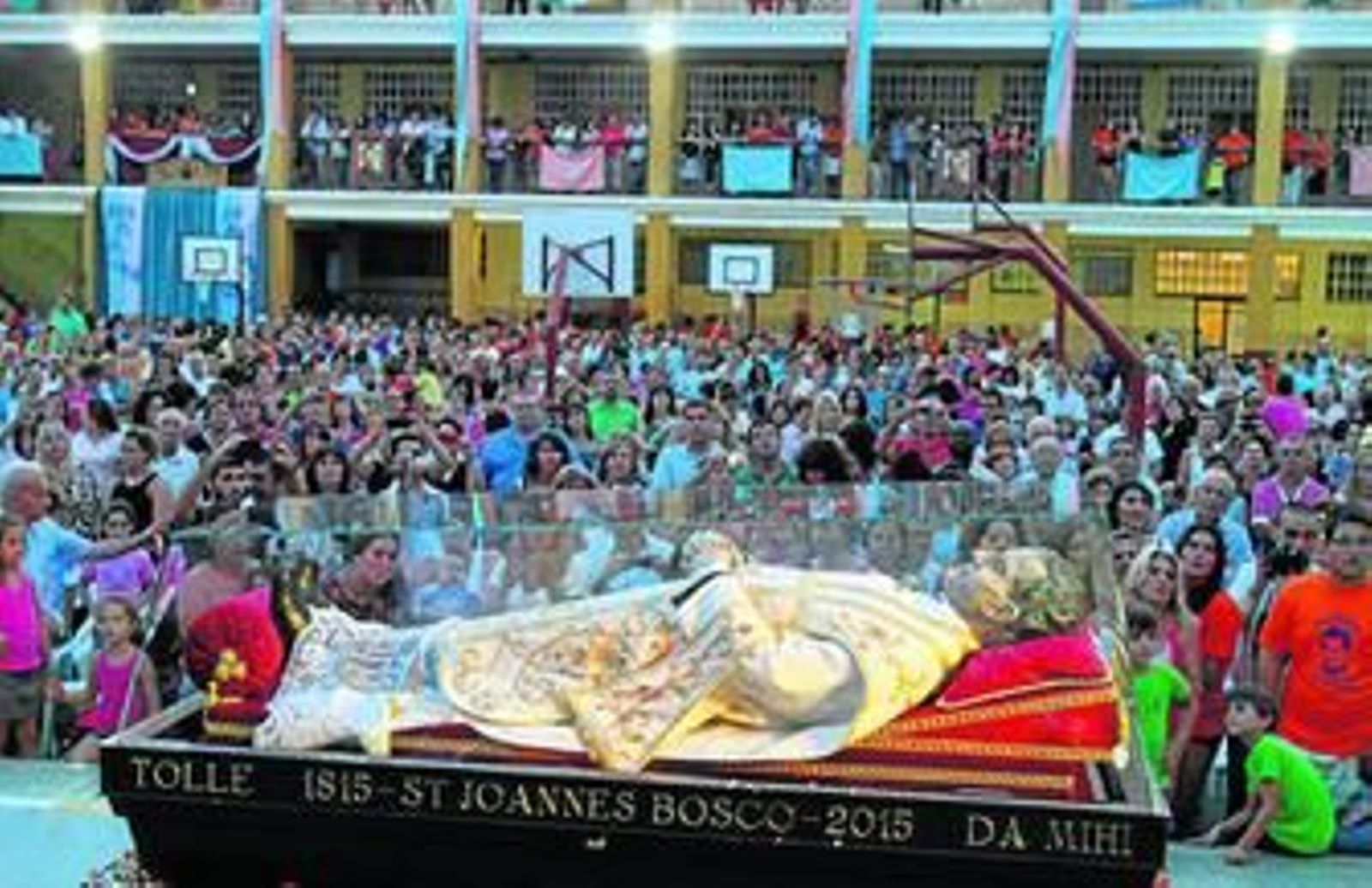 La figura de San Juan Bosco en el colegio San Bartolomé, ayer.