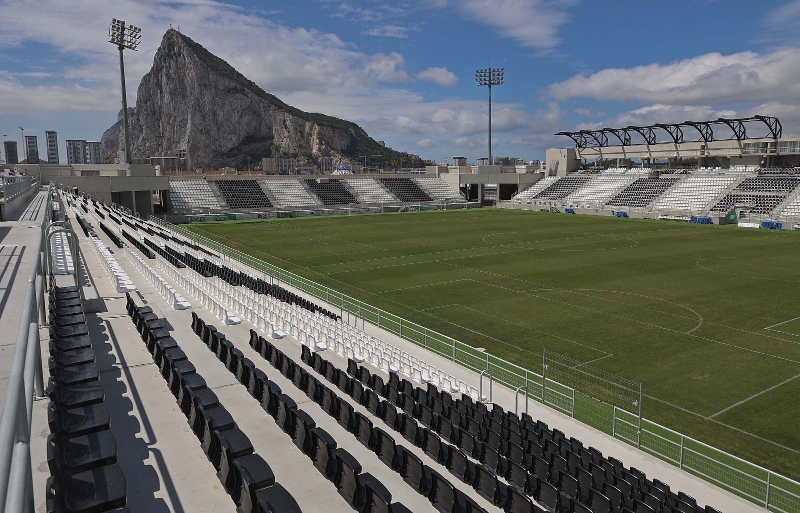 El estadio Ciudad de La Línea, en imágenes