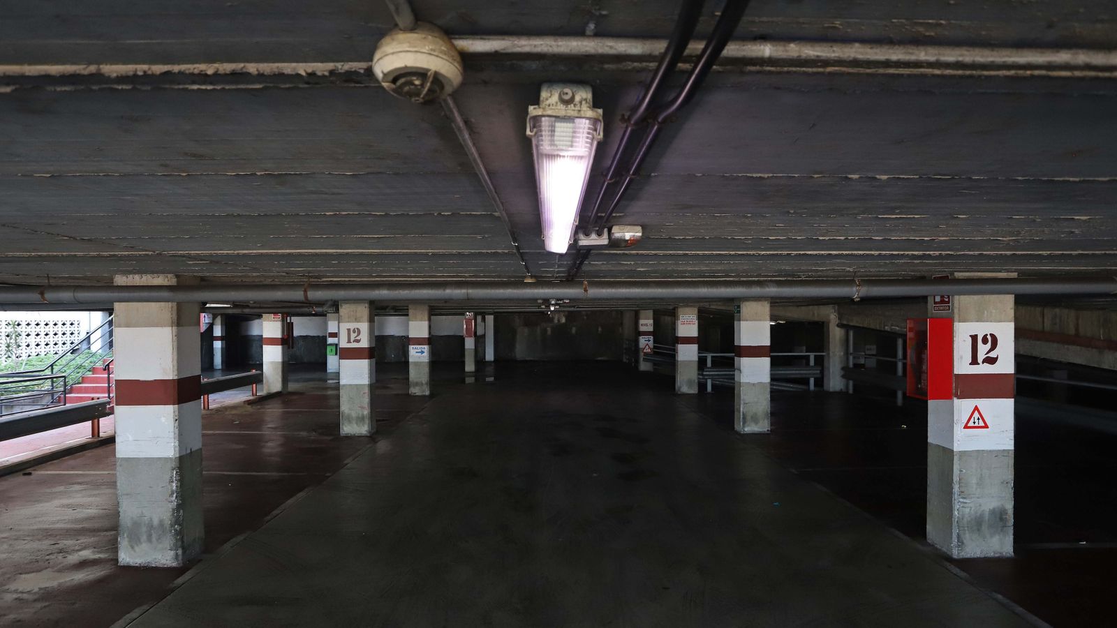 El parking La Escalinata en Algeciras, ya cerrado.